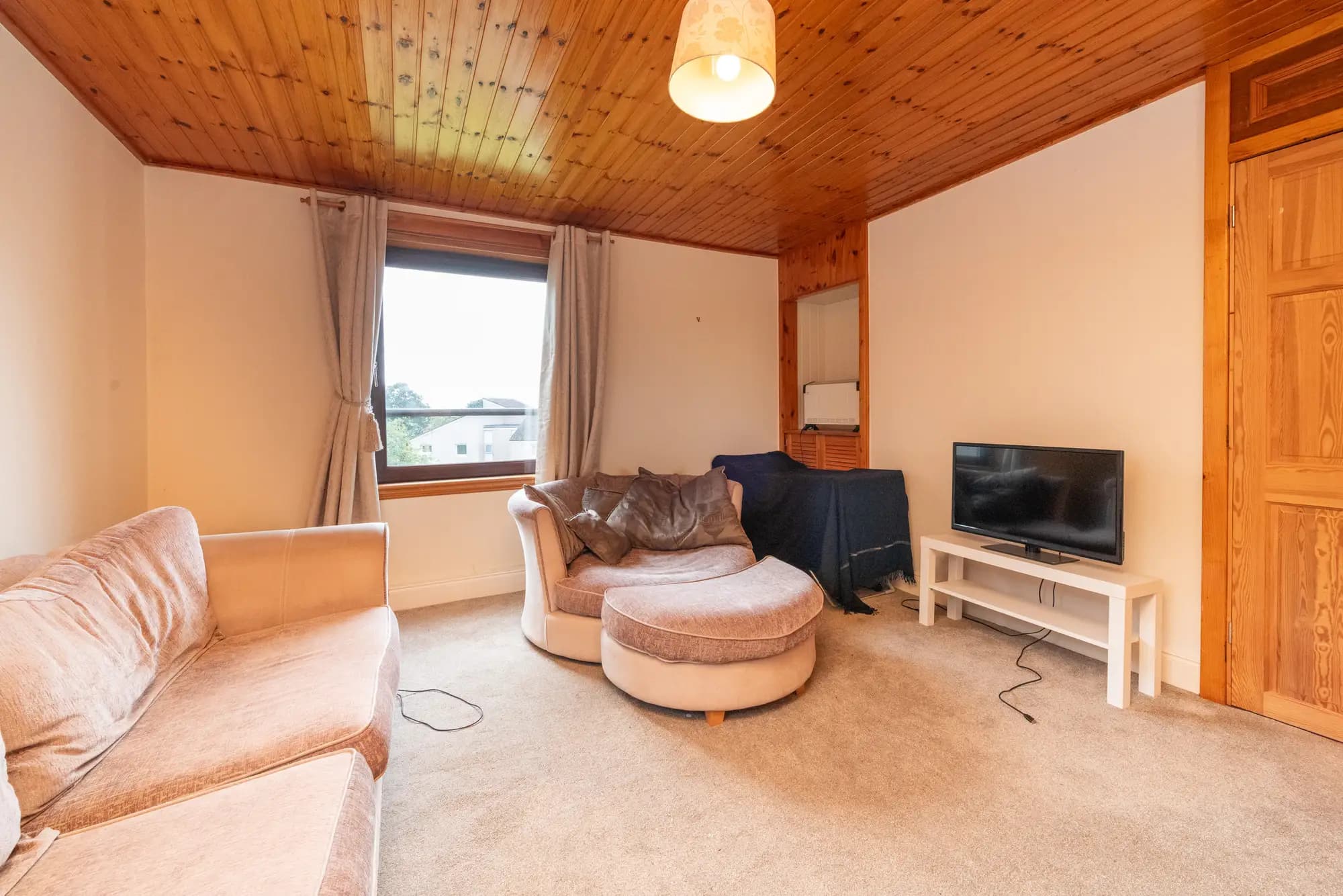 property photo 4 of 19
