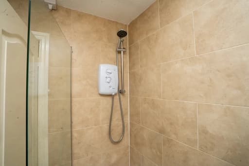 property photo 8 of 14