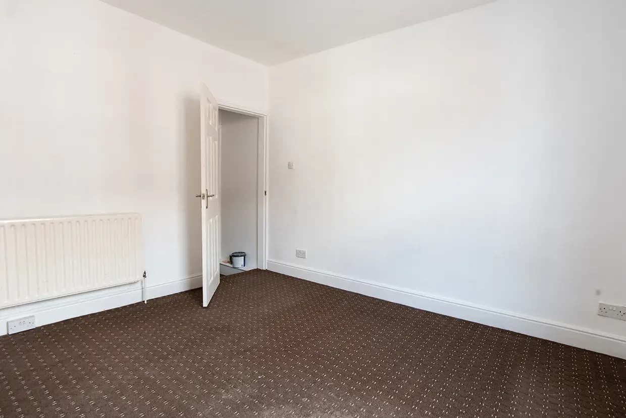 property photo 17 of 24