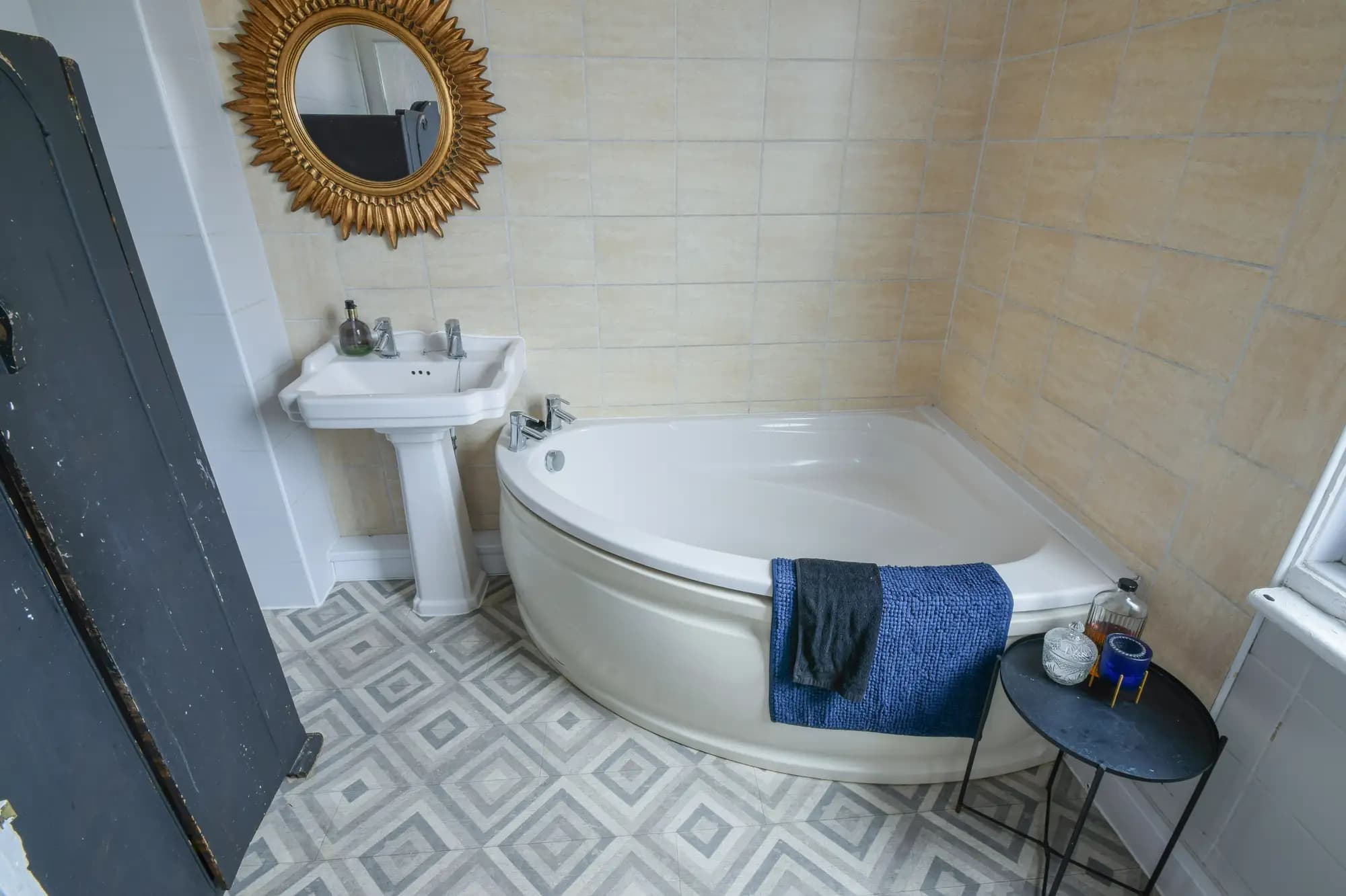 property photo 10 of 20