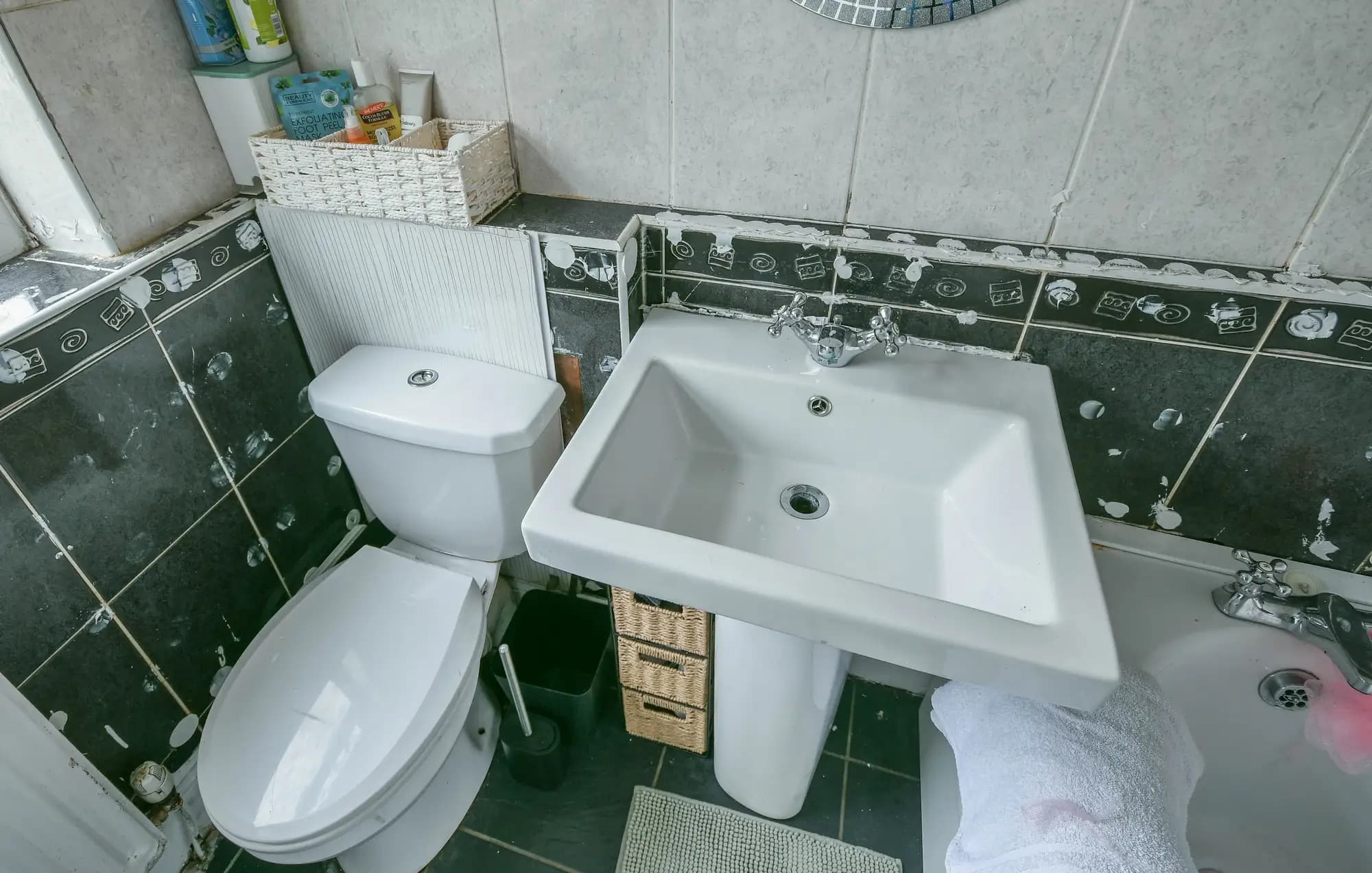 property photo 8 of 15