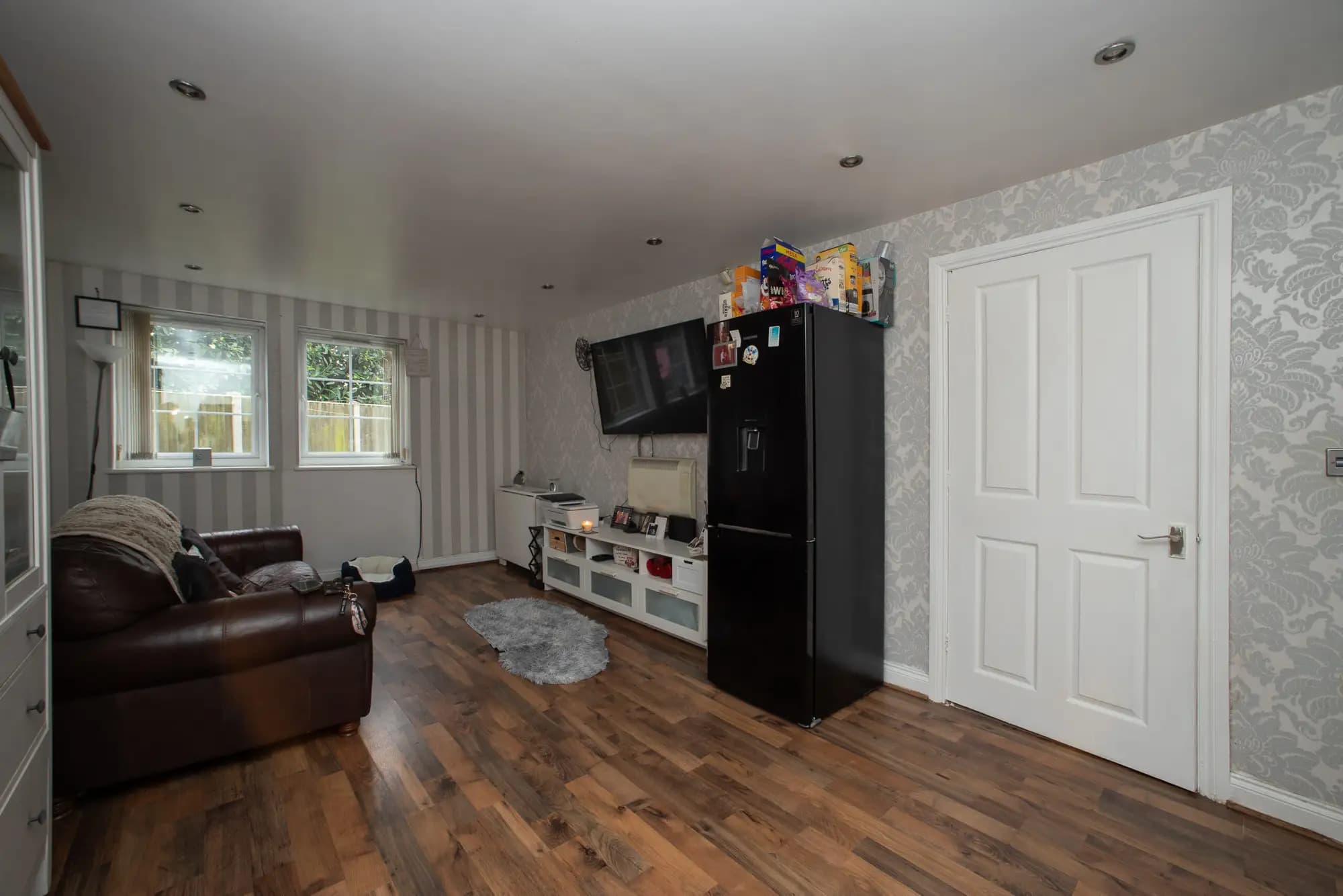 property photo 6 of 25