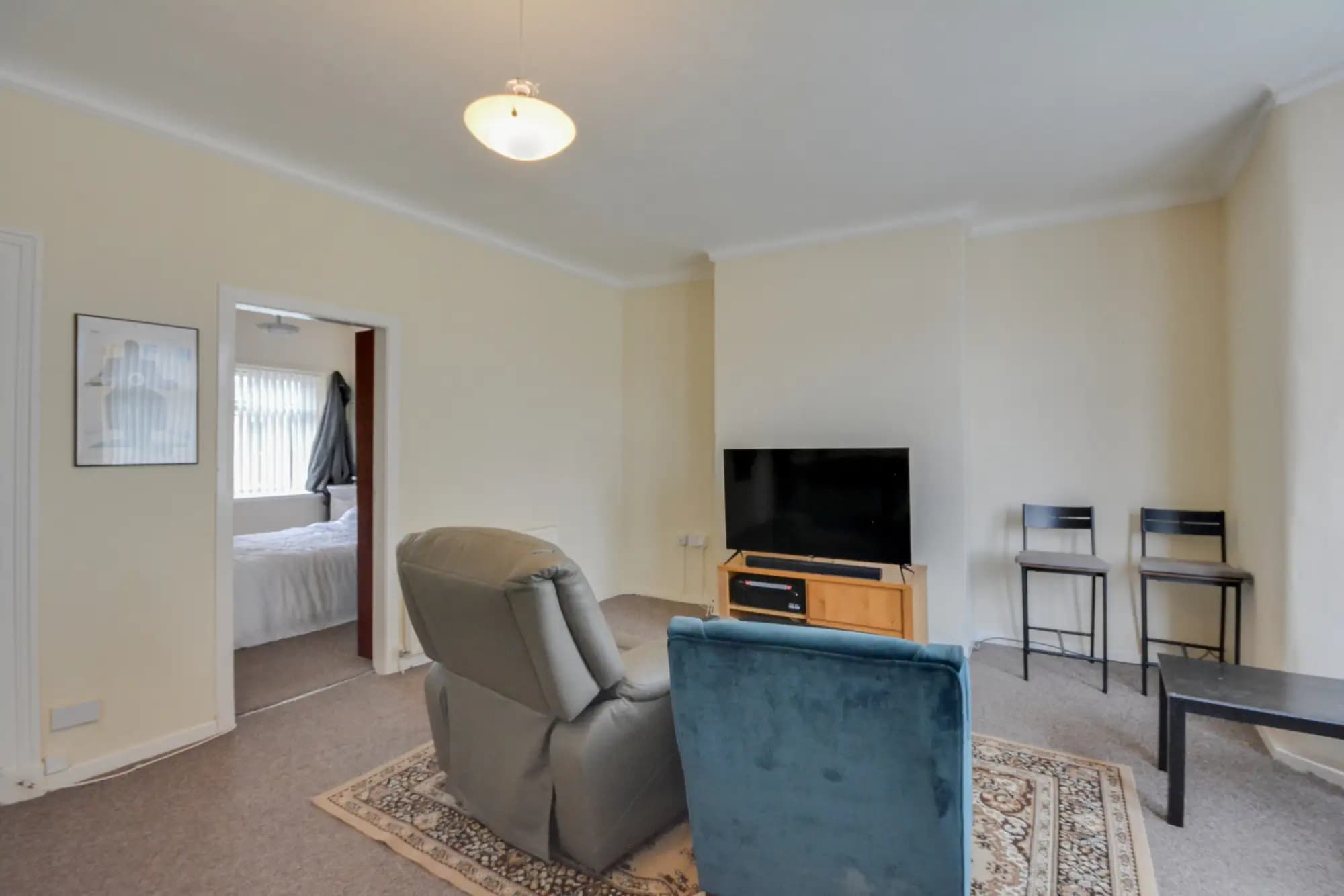 property photo 4 of 18