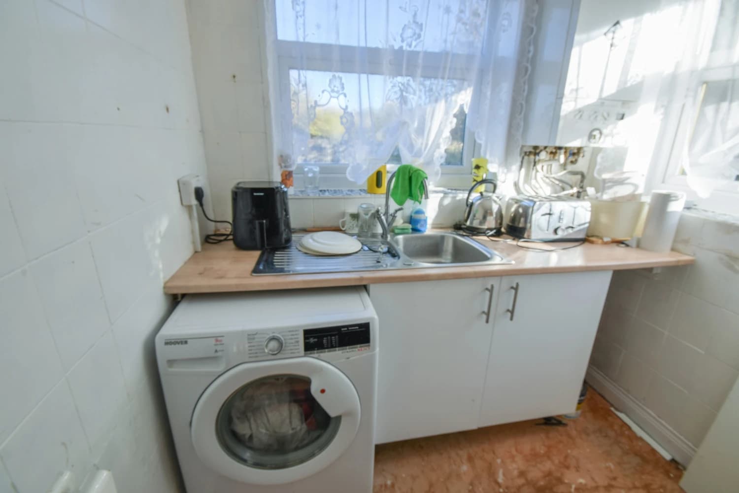 property photo 4 of 12