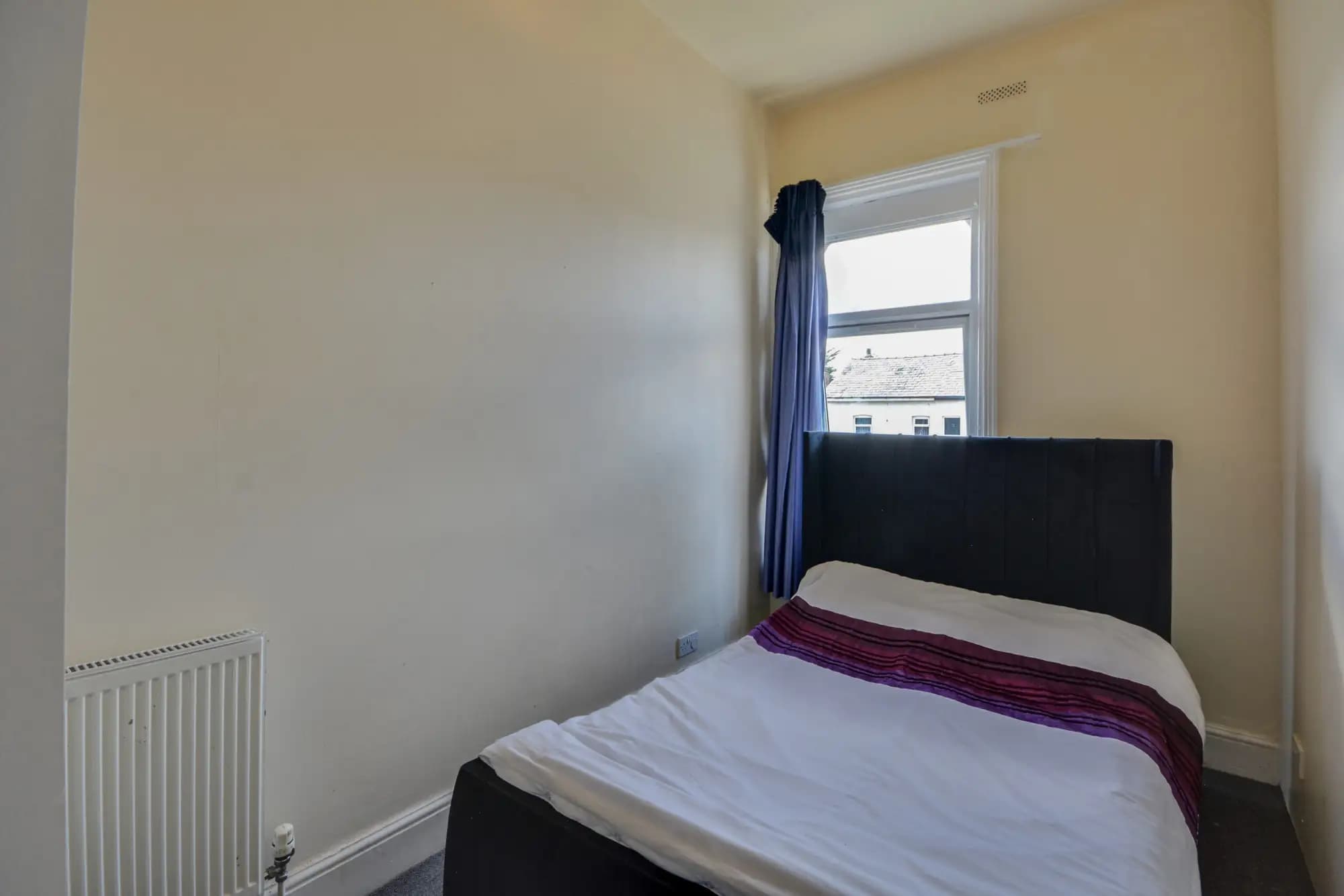 property photo 9 of 15