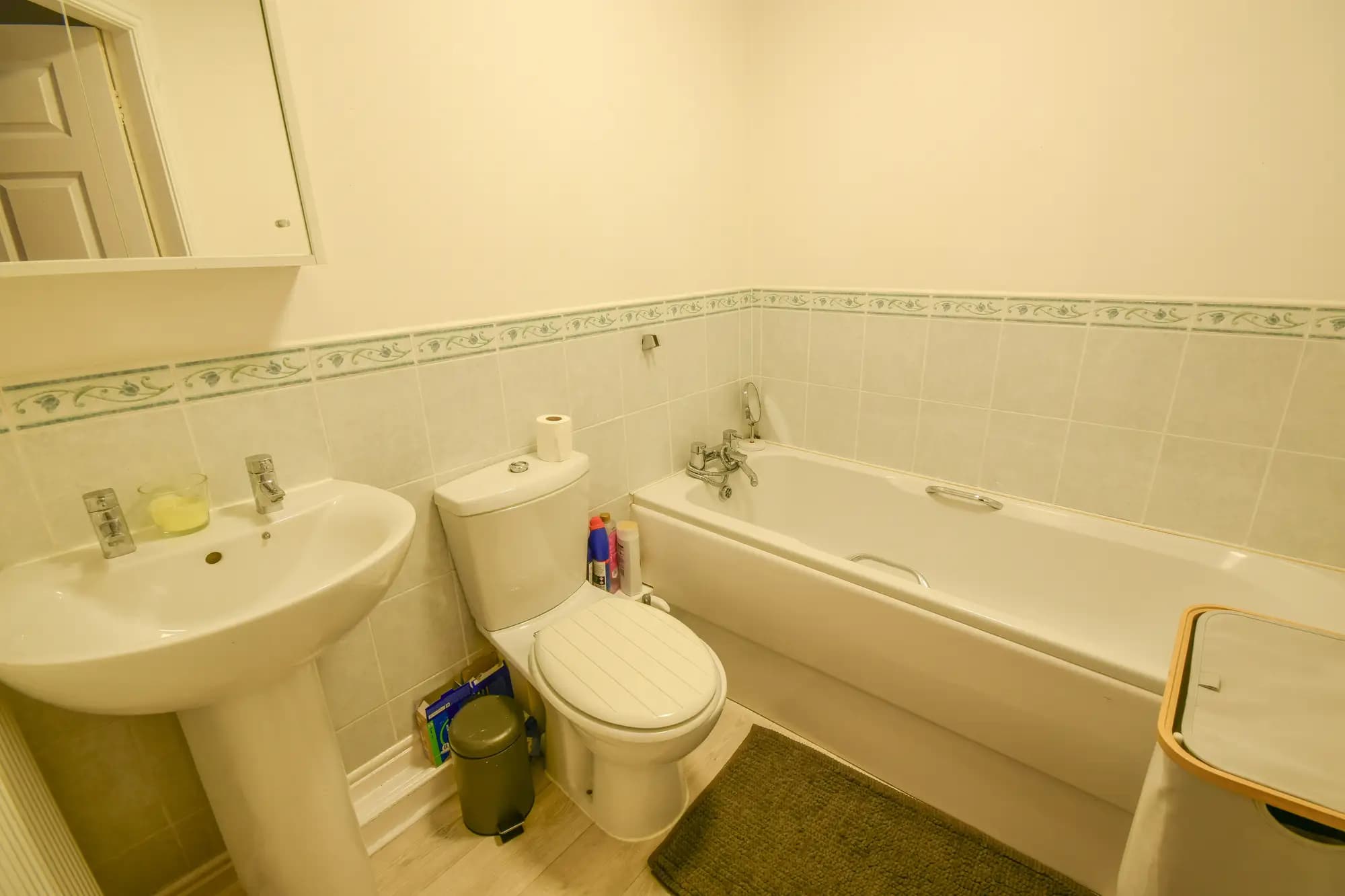 property photo 8 of 11