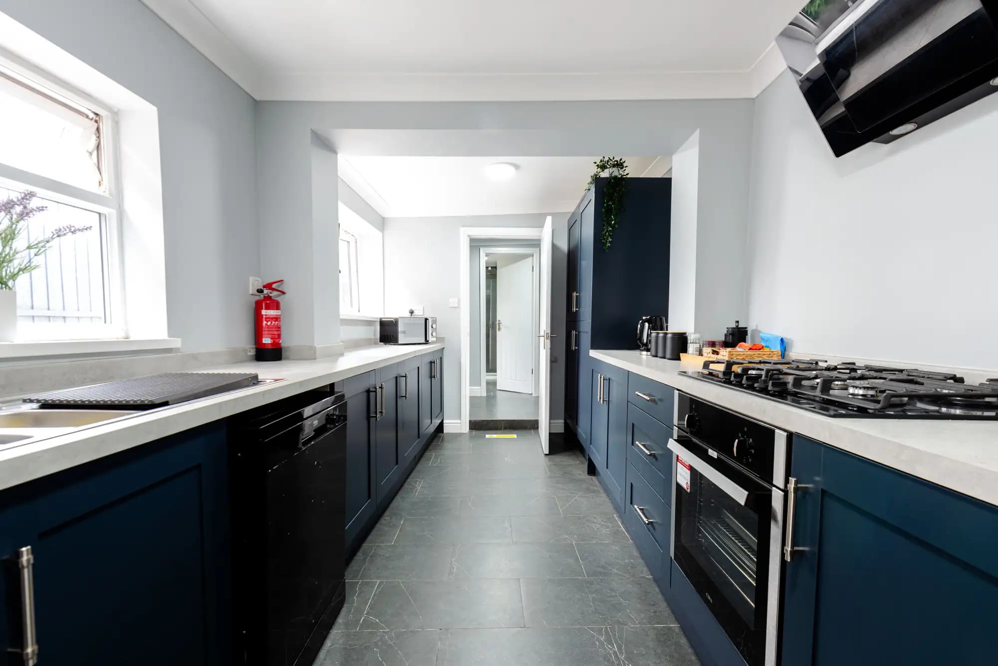 property photo 9 of 43