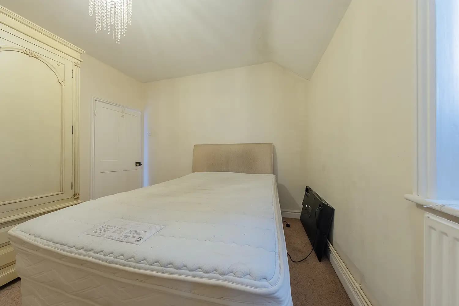 property photo 13 of 24