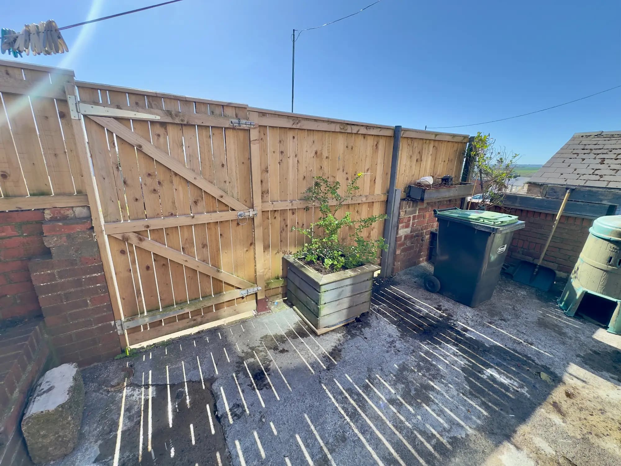 property photo 21 of 27