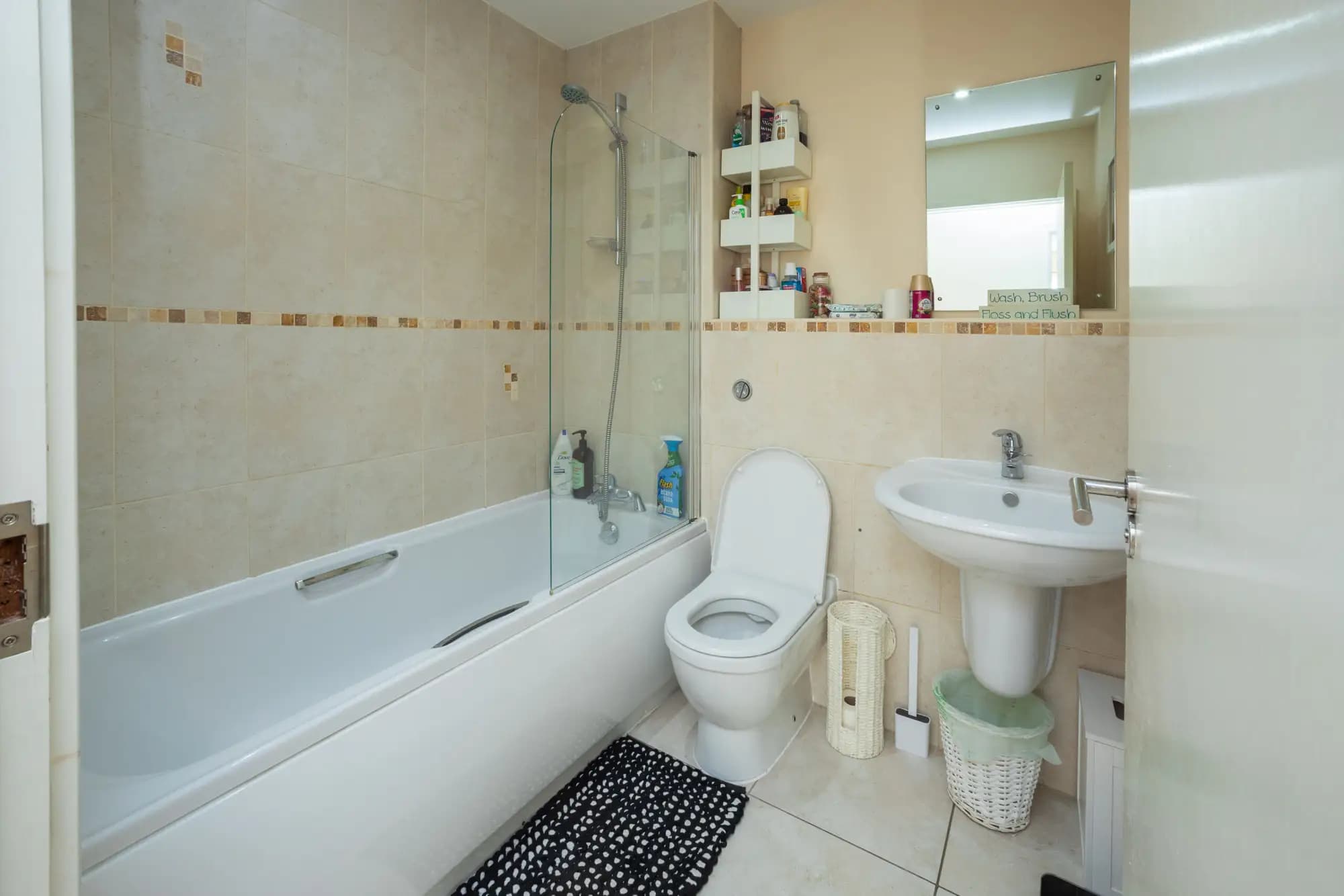 property photo 6 of 15