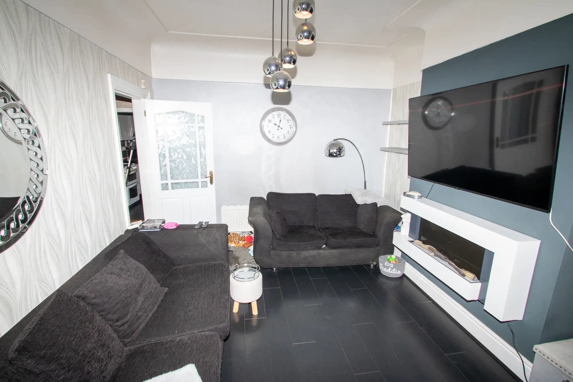 property photo 4 of 15