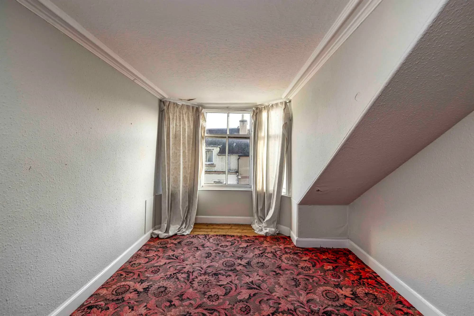 property photo 13 of 22