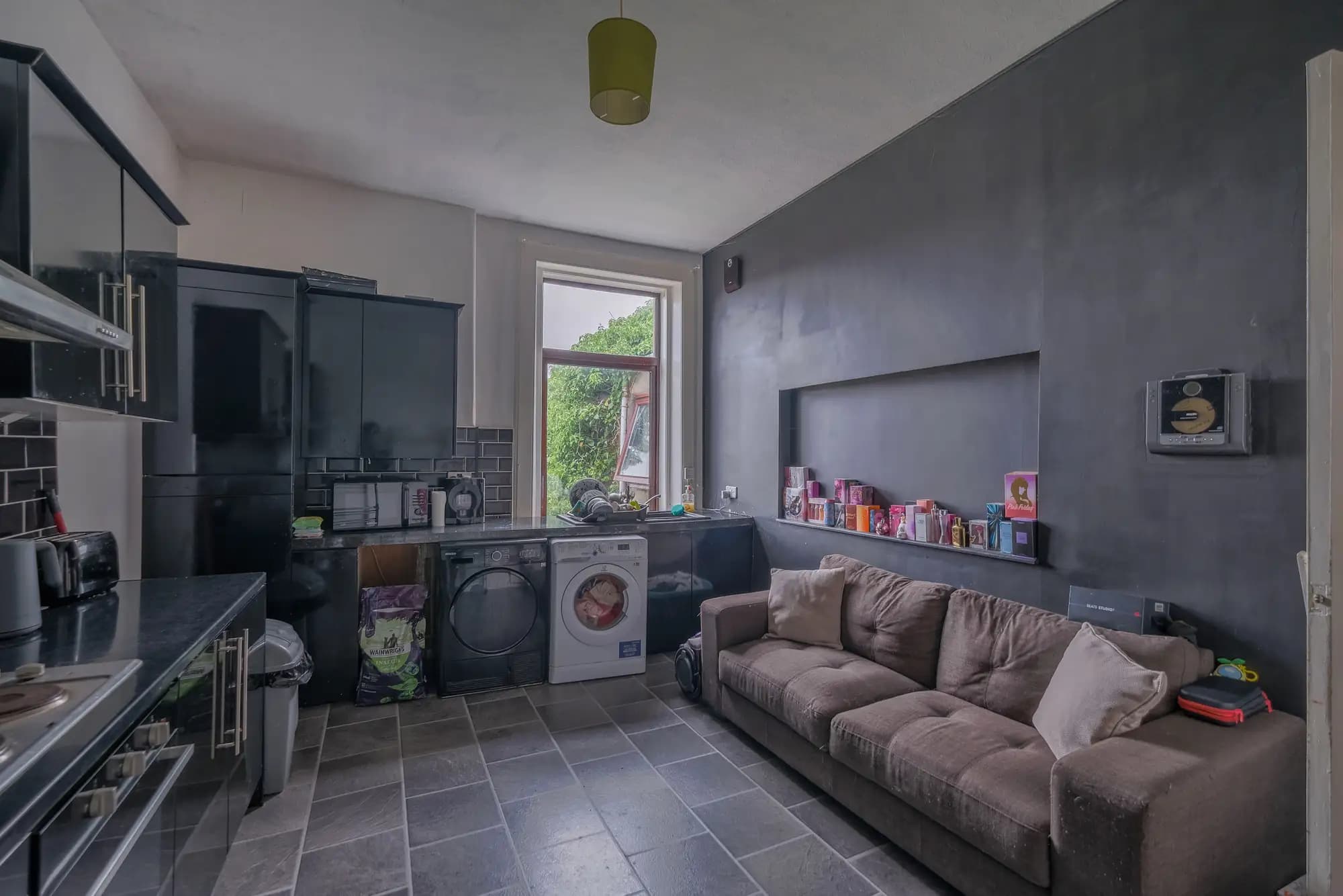 property photo 11 of 27