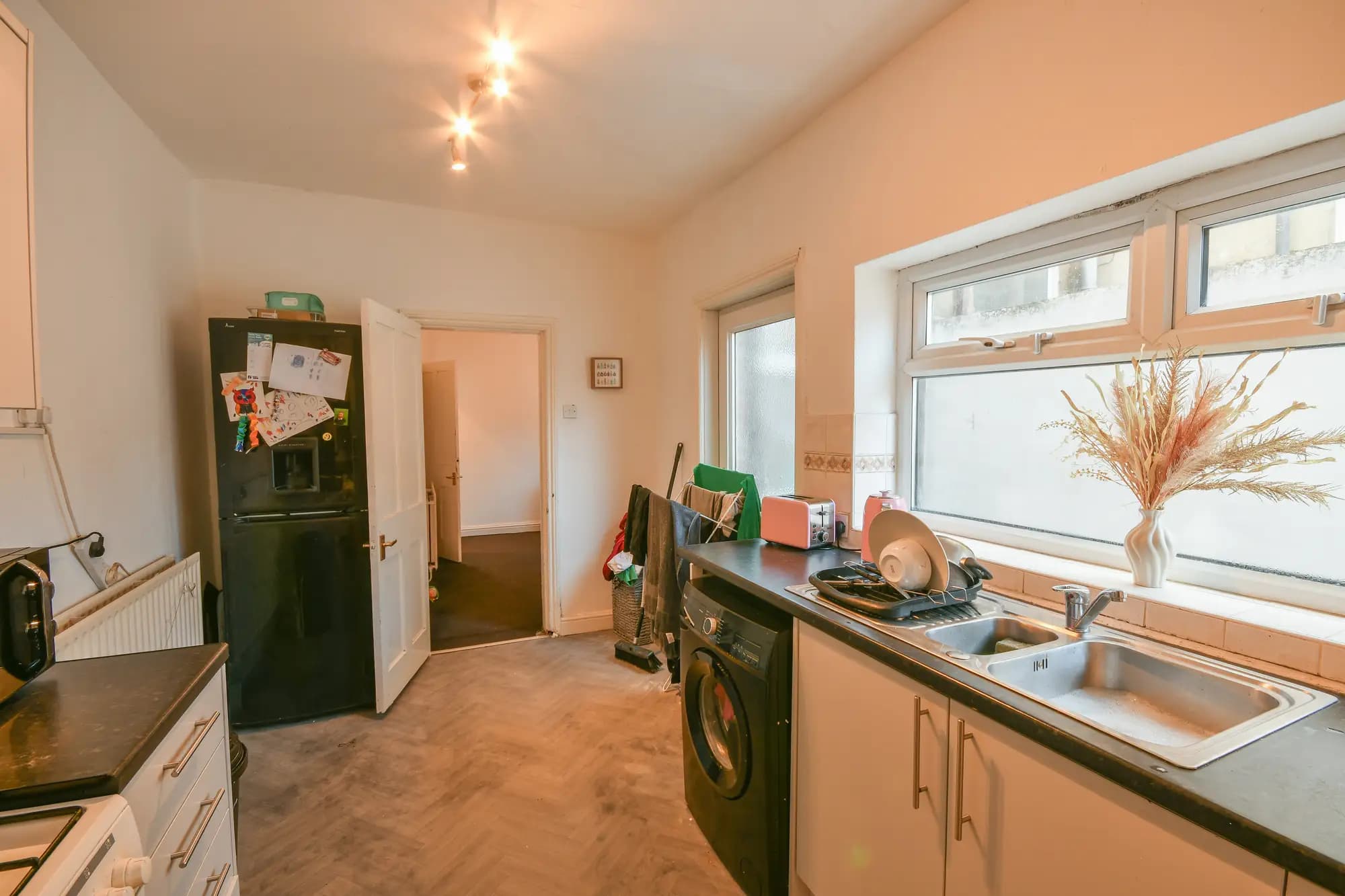 property photo 4 of 15