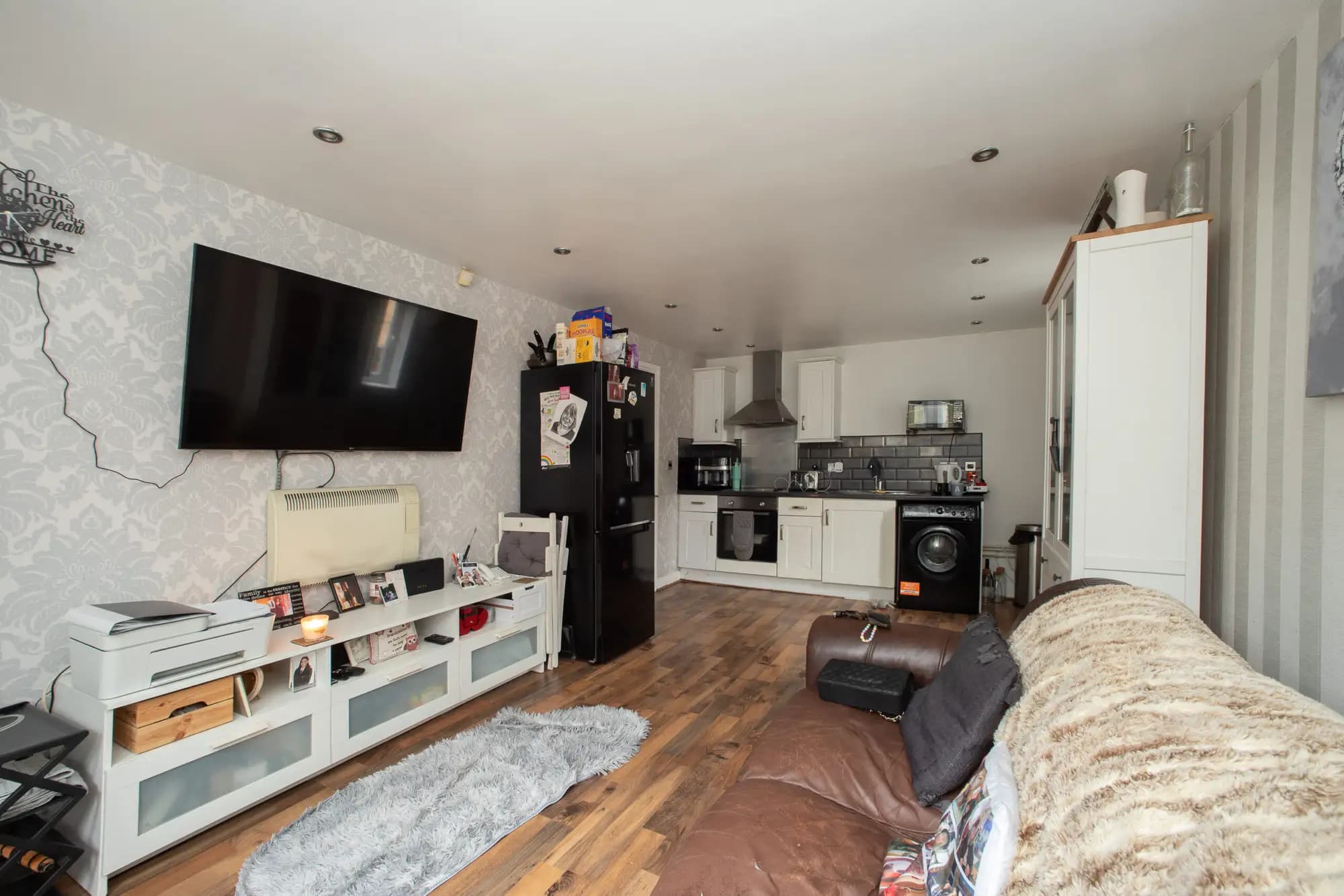 property photo 3 of 25
