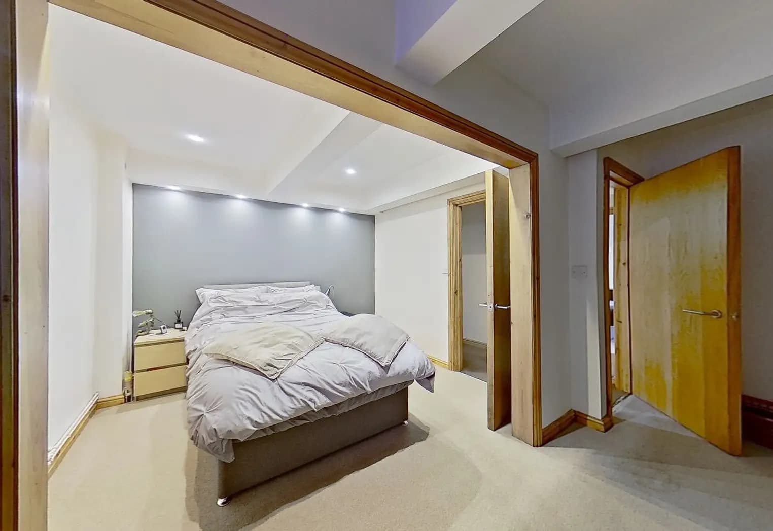 property photo 14 of 21