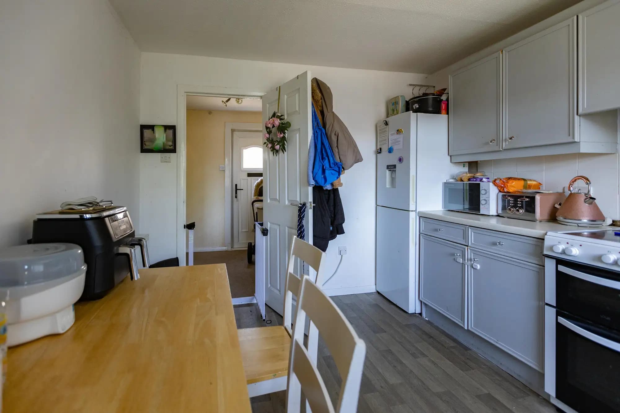 property photo 5 of 16