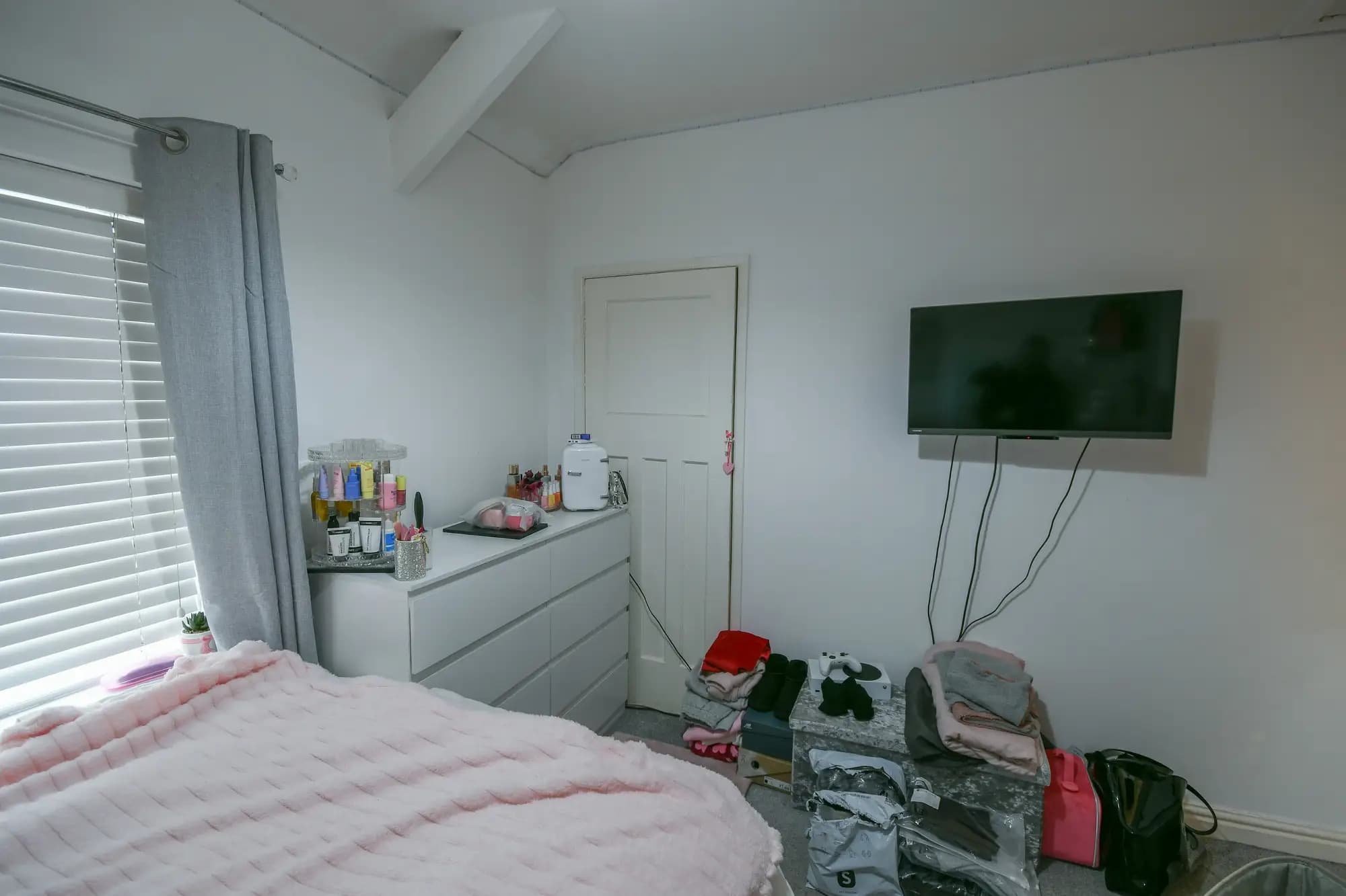 property photo 9 of 19