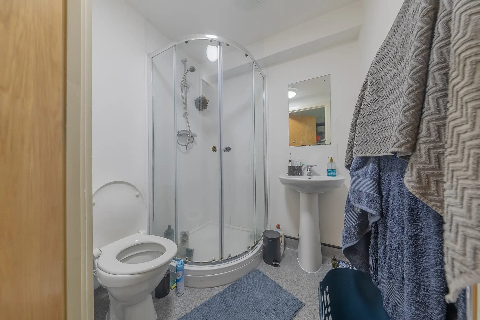 property photo 5 of 44