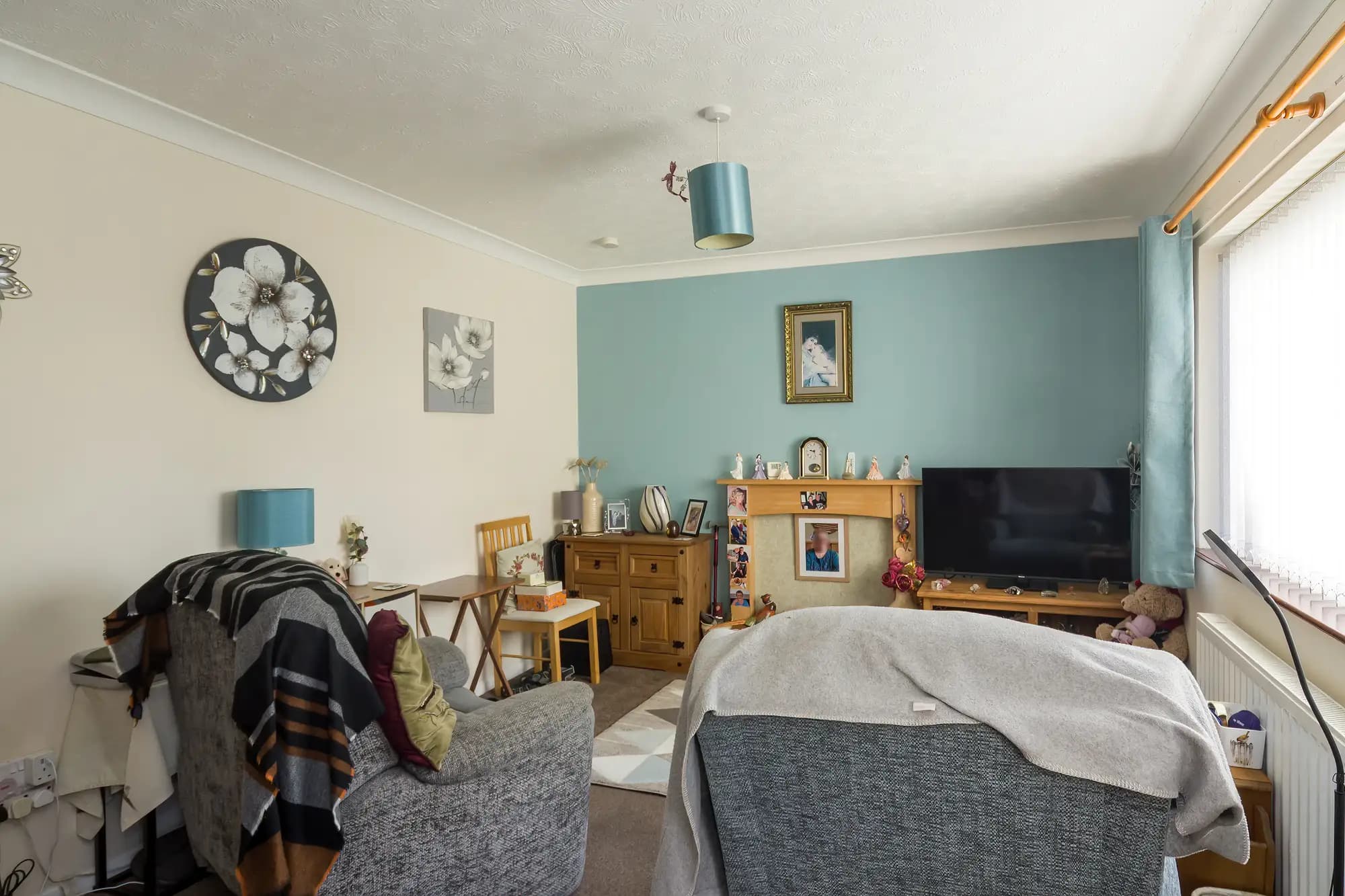 property photo 4 of 19