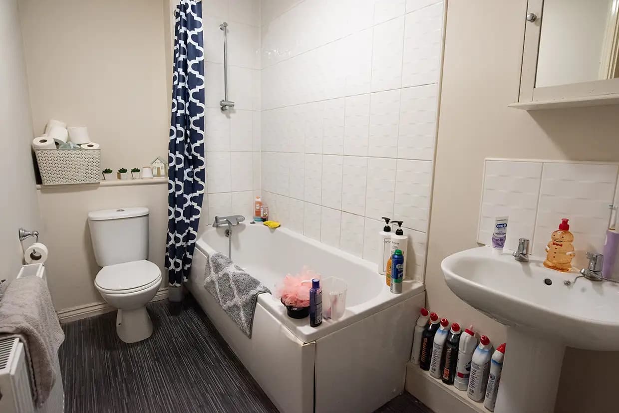 property photo 8 of 23