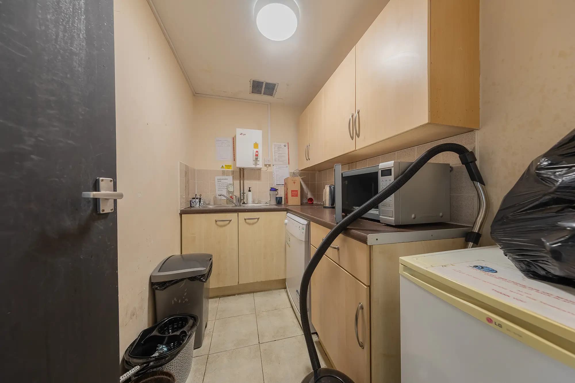 property photo 11 of 59