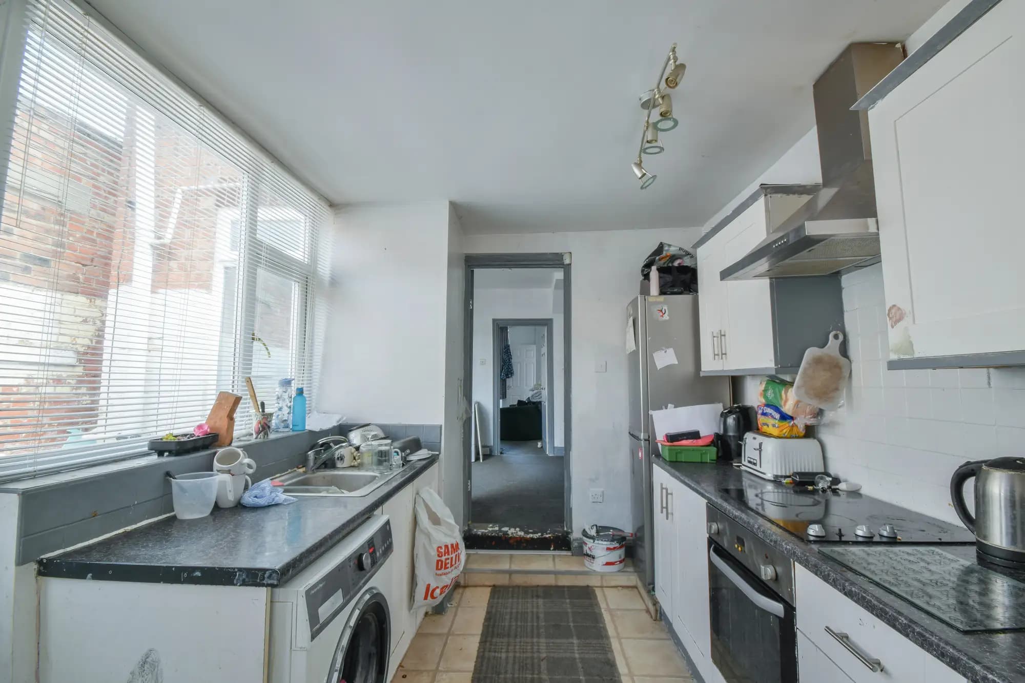 property photo 4 of 18
