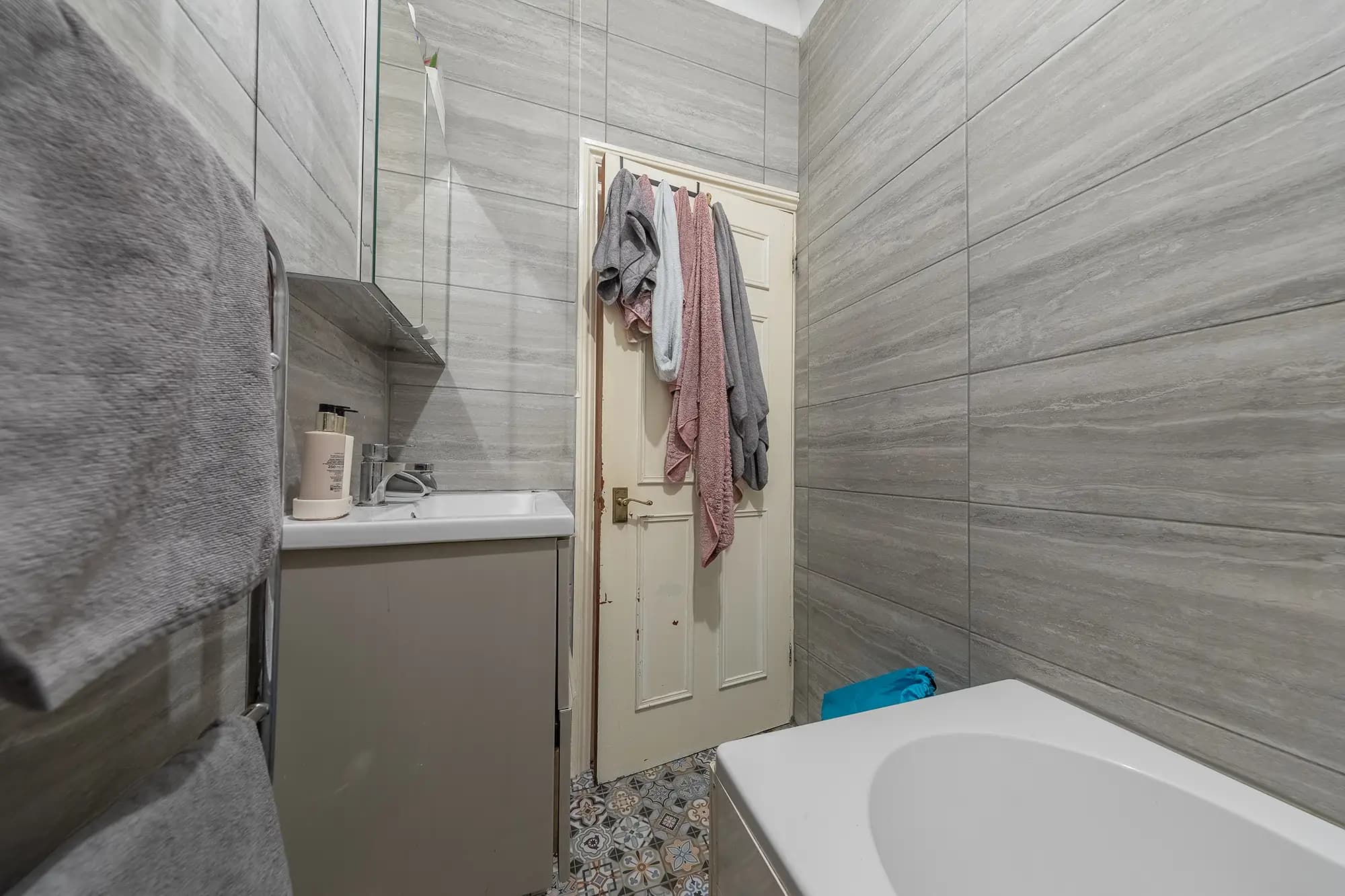 property photo 11 of 20