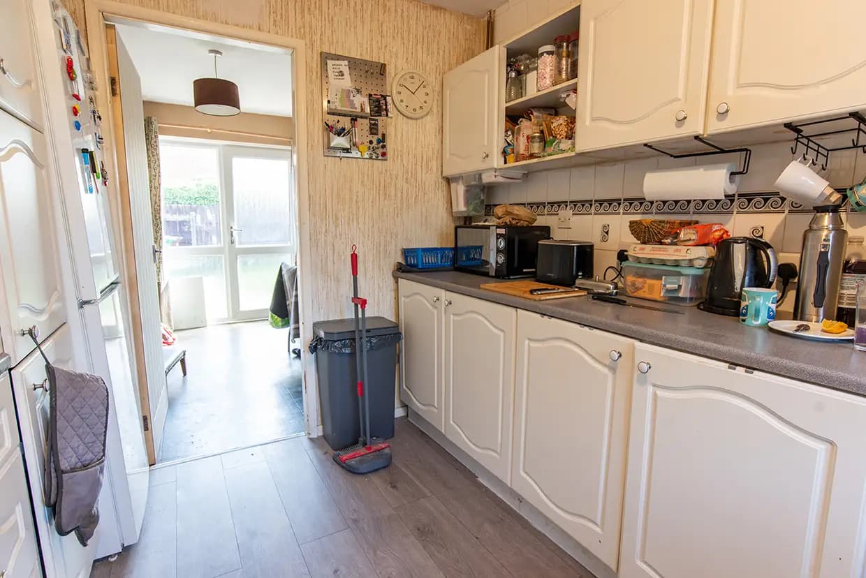 property photo 6 of 17