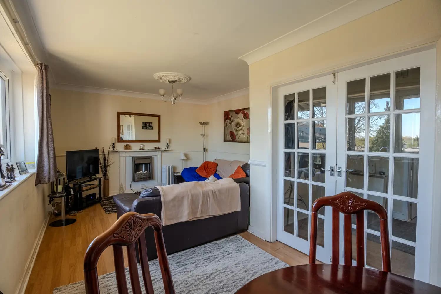 property photo 4 of 15