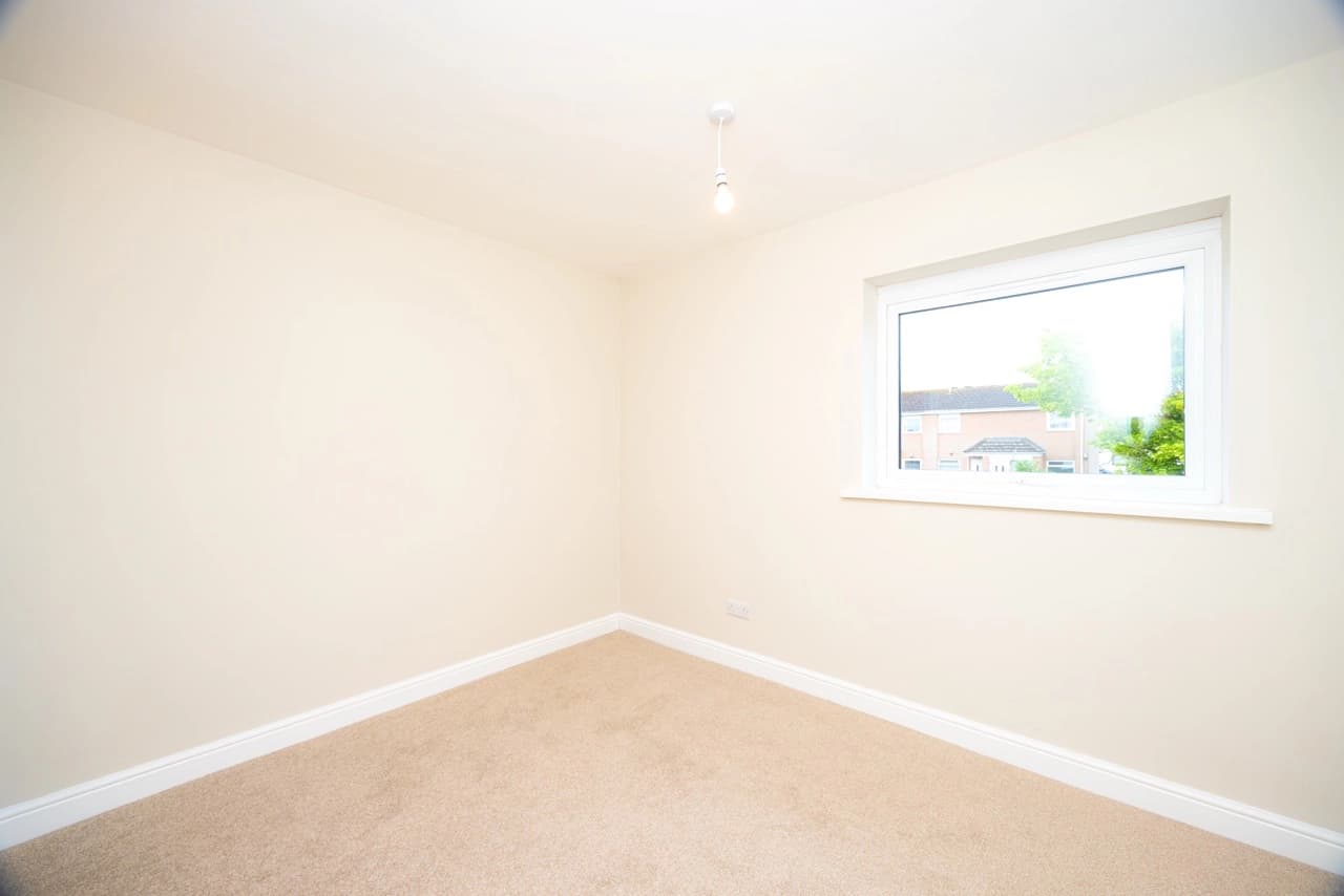 property photo 11 of 20