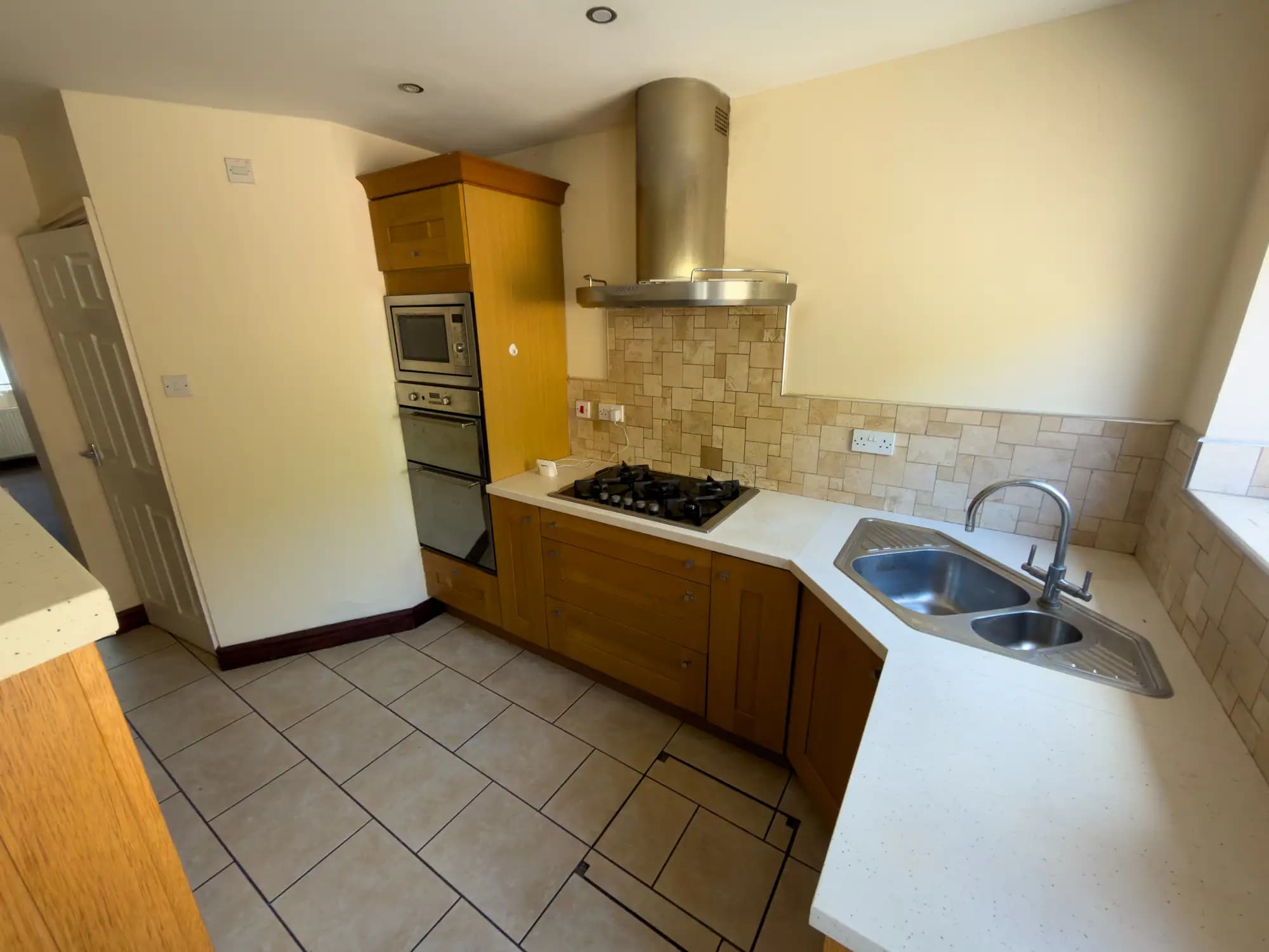 property photo 7 of 17