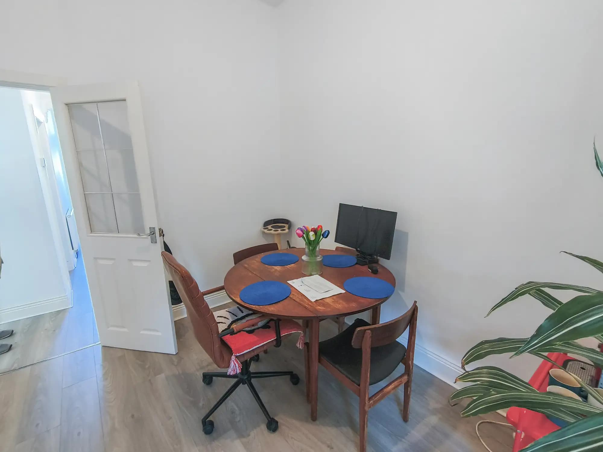property photo 8 of 31
