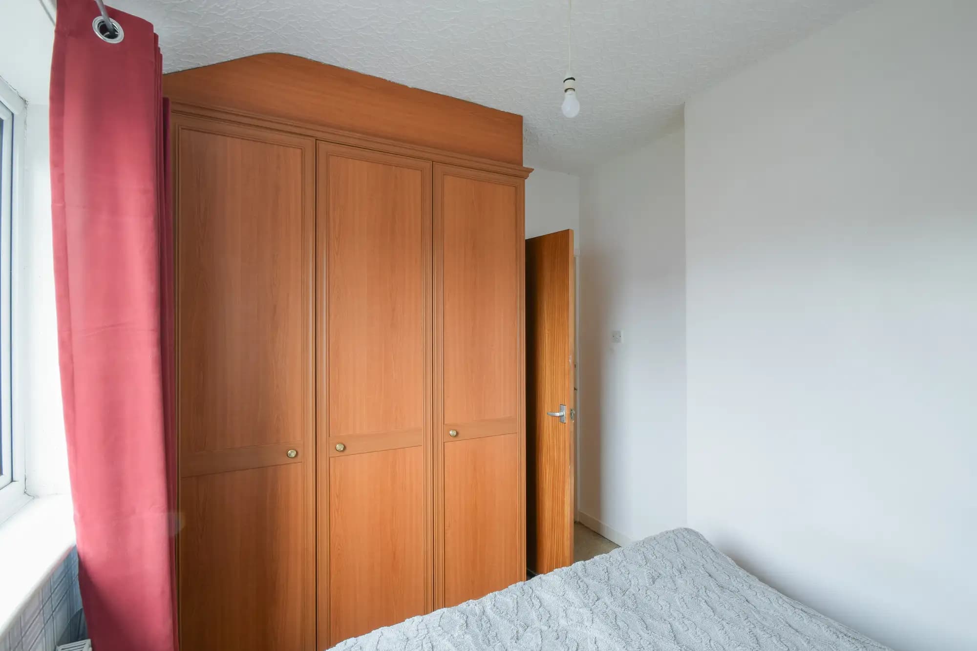 property photo 11 of 16