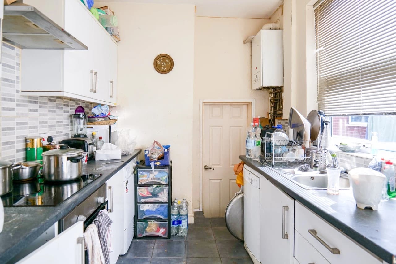 property photo 5 of 25
