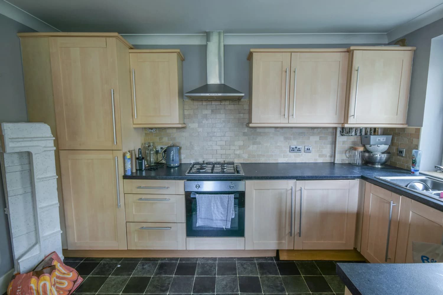 property photo 4 of 16