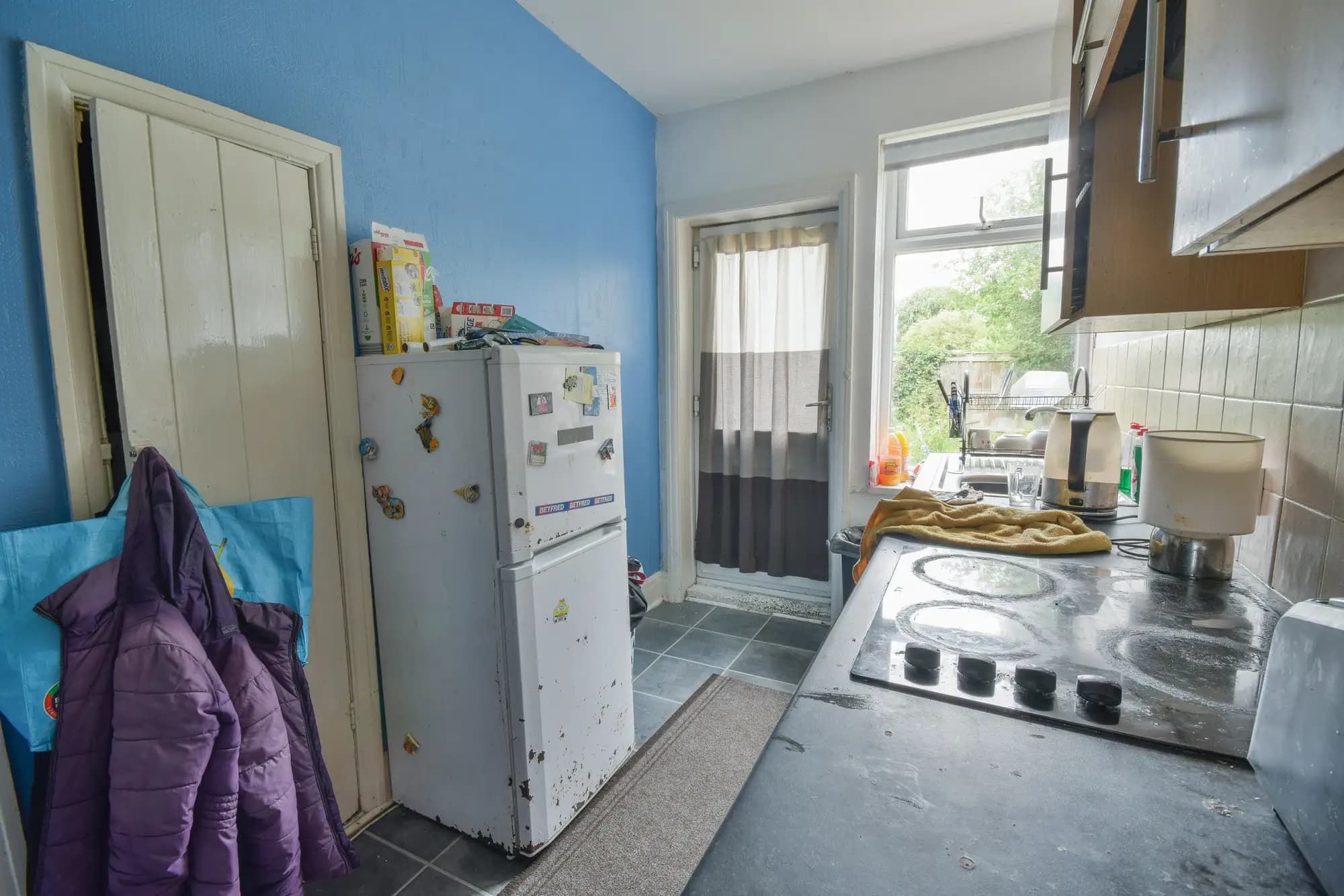 property photo 5 of 18