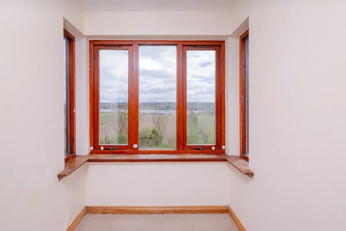 property photo 22 of 27