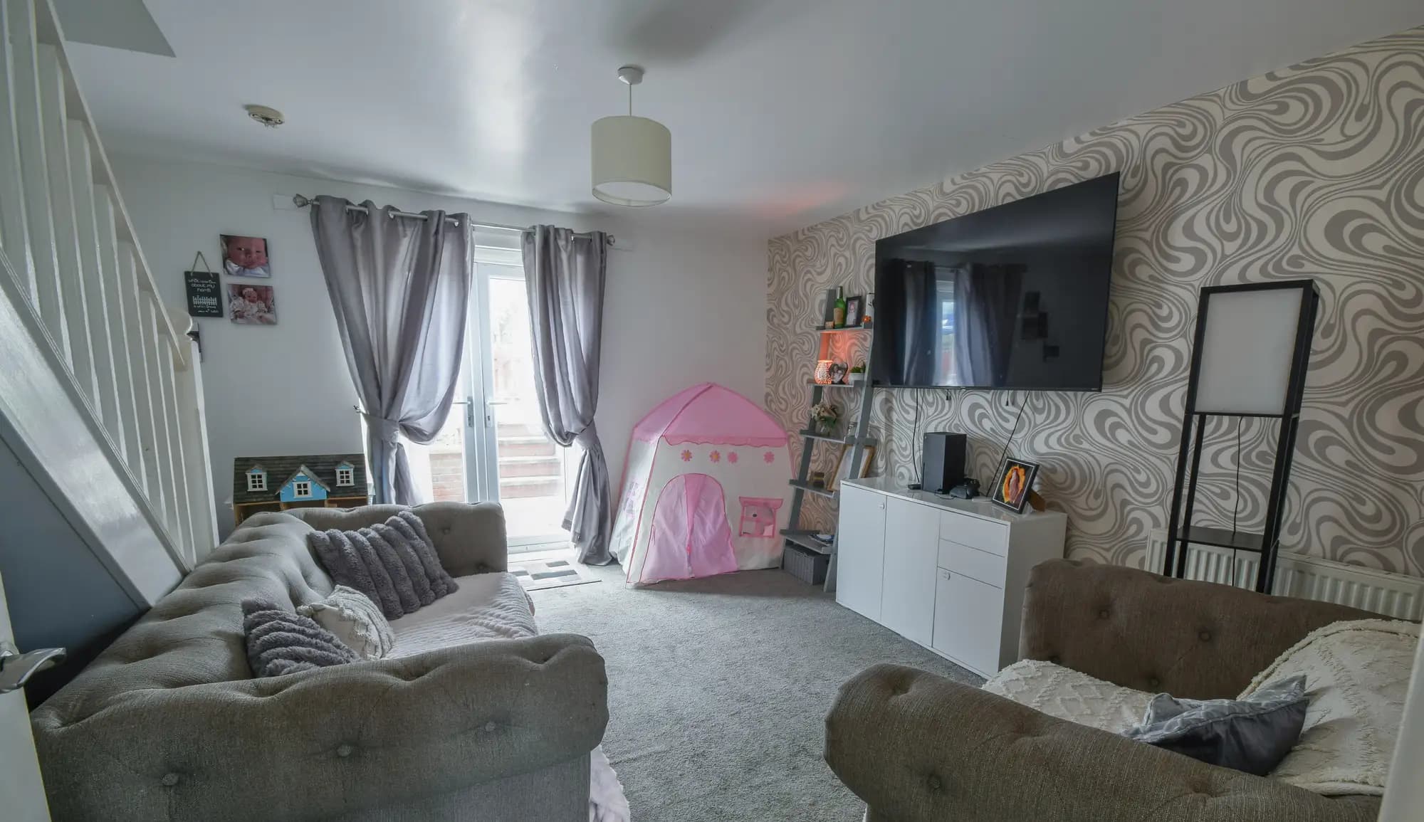property photo 4 of 18