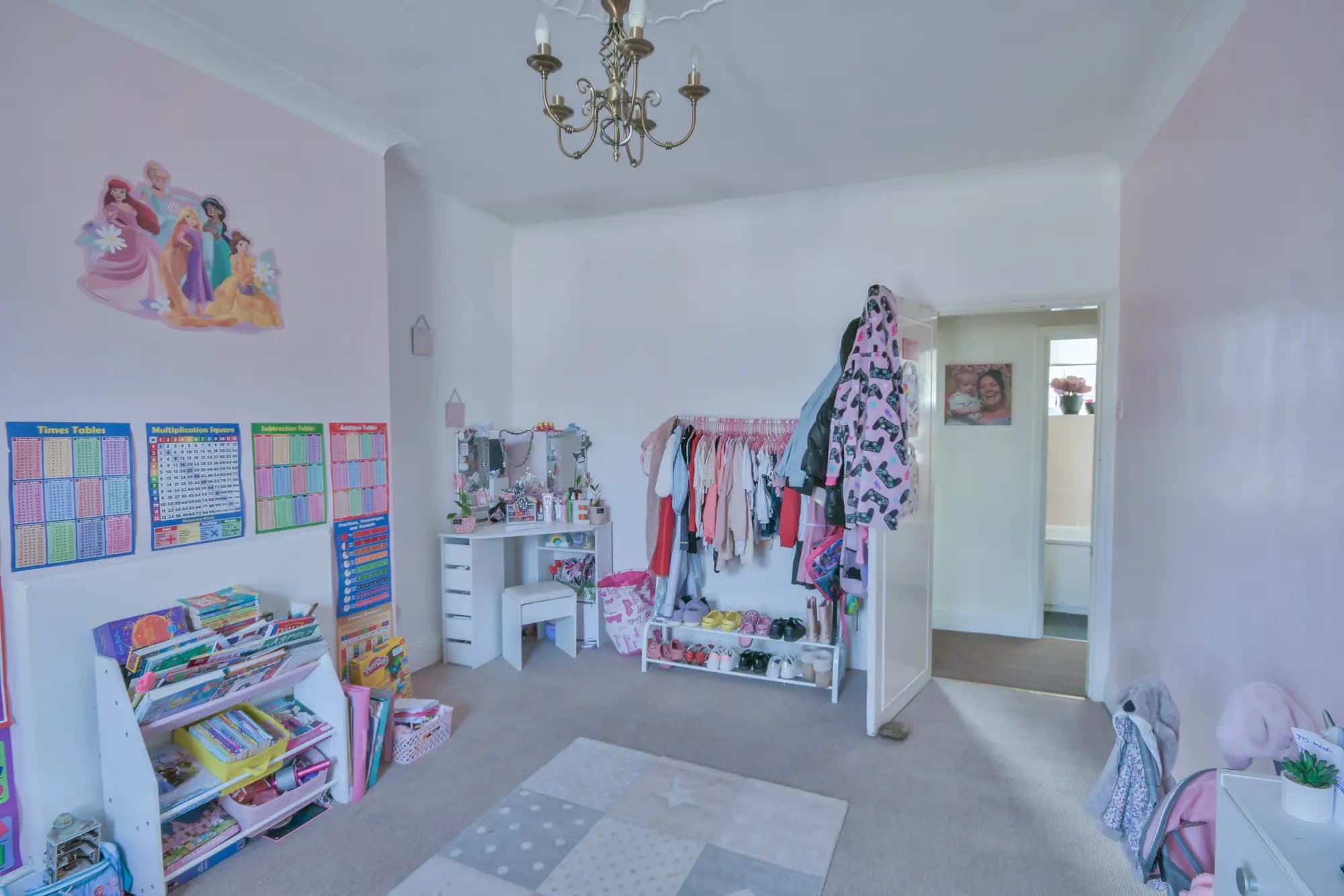 property photo 11 of 16
