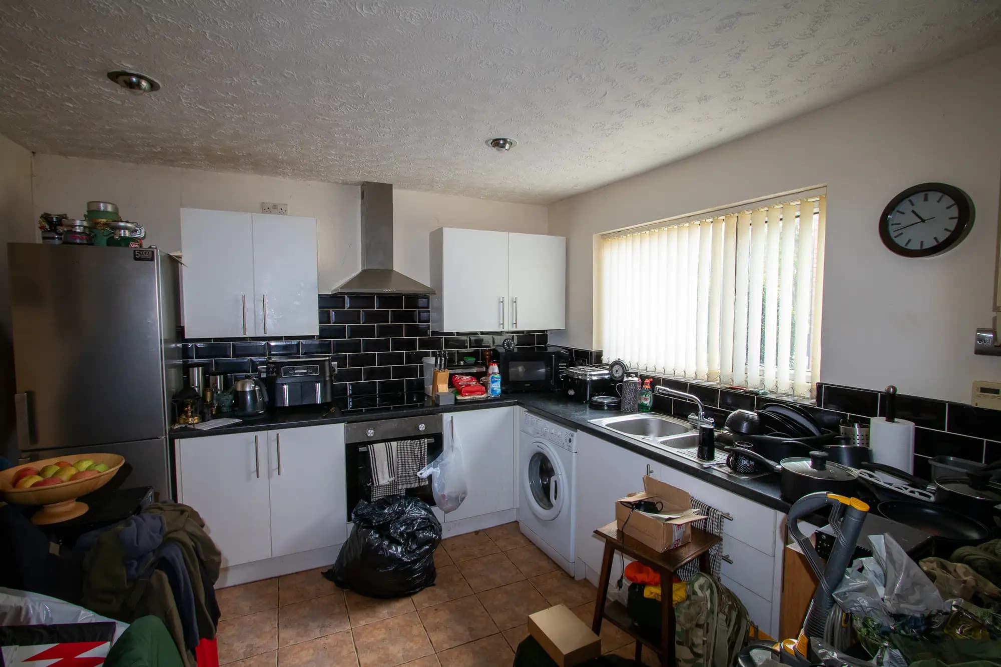 property photo 5 of 12