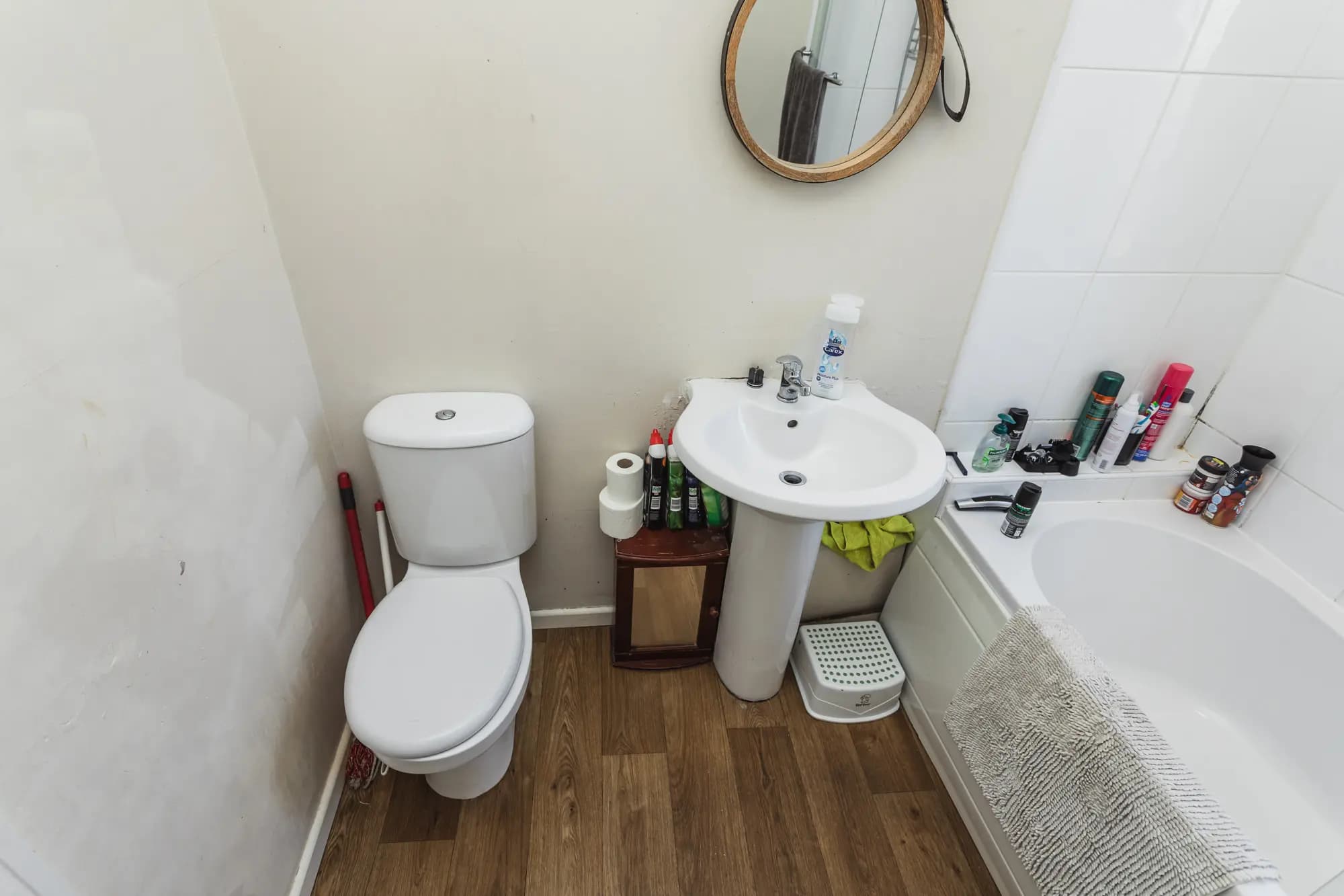 property photo 8 of 17