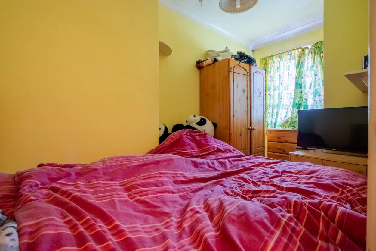 property photo 10 of 17