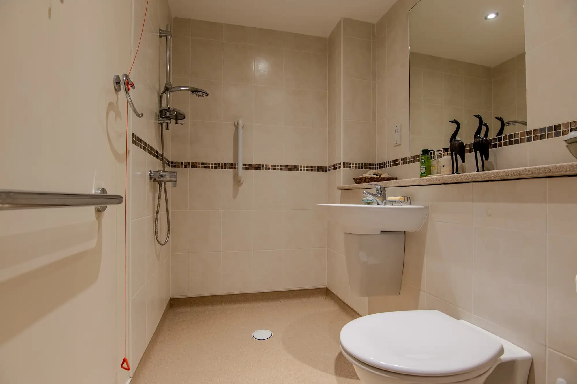 property photo 4 of 24