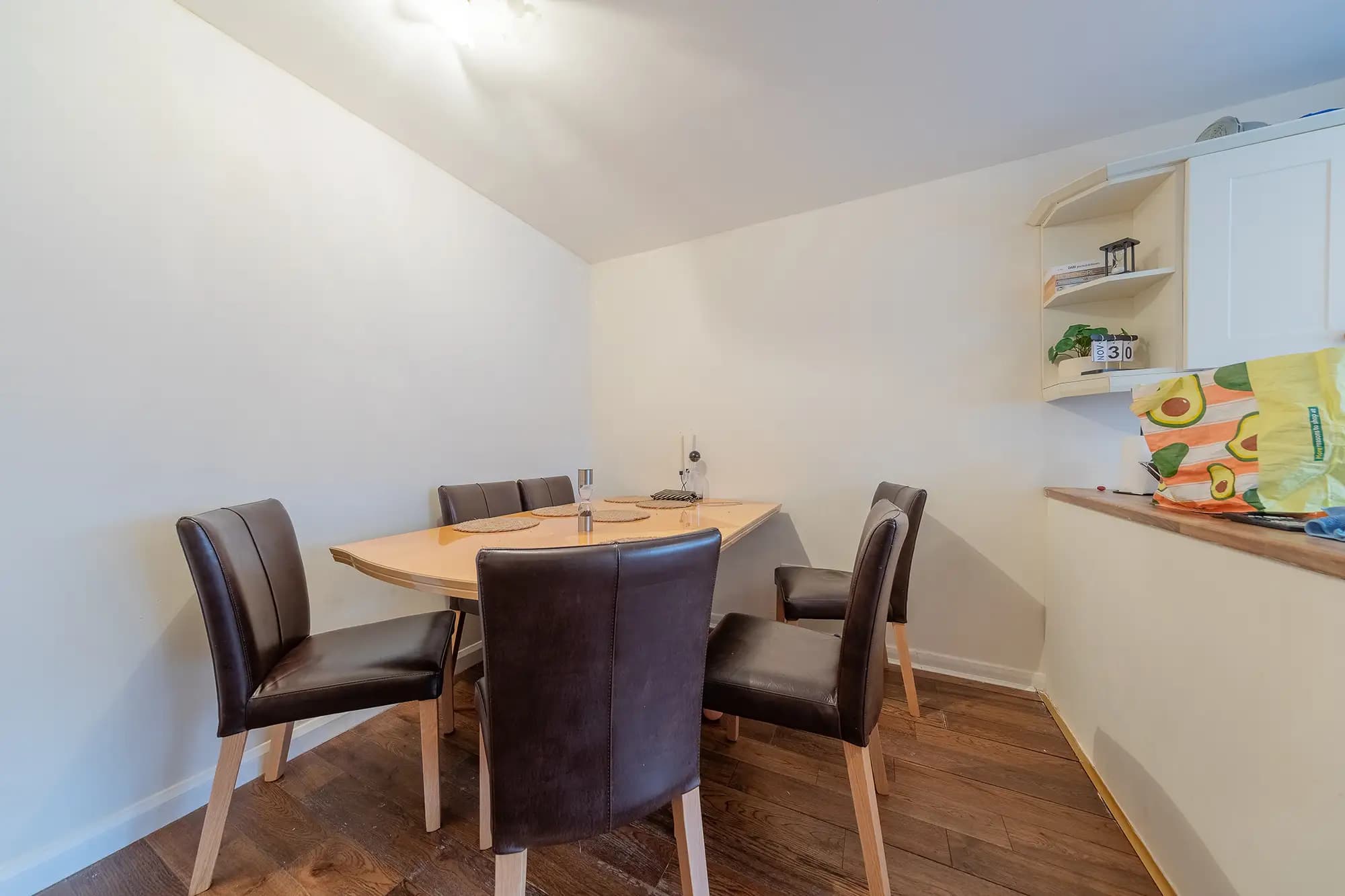 property photo 9 of 20