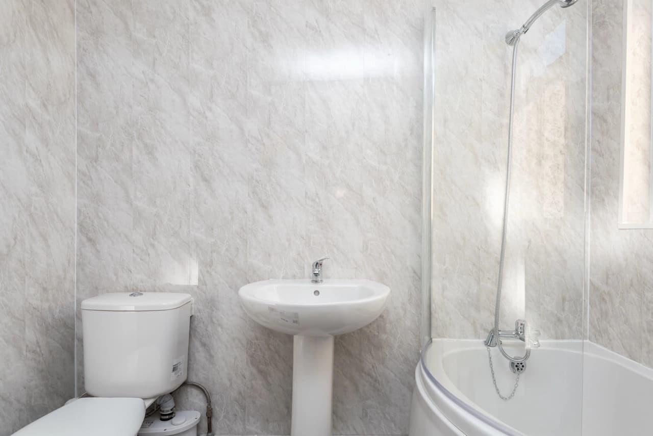 property photo 13 of 40