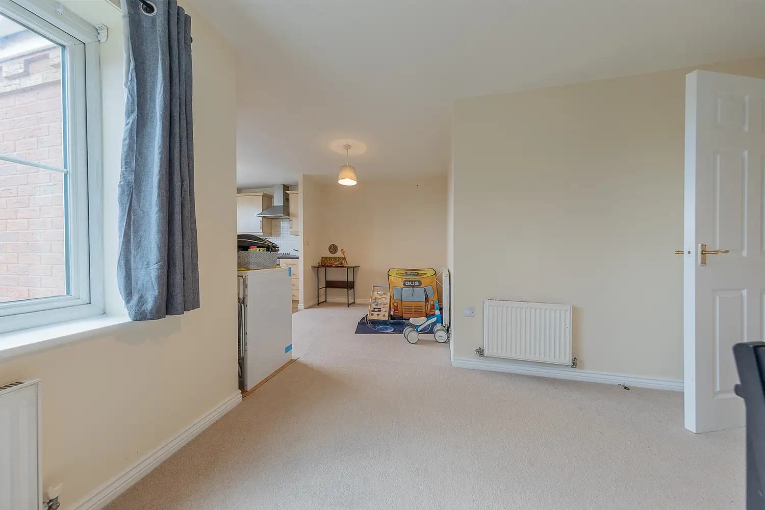 property photo 5 of 25