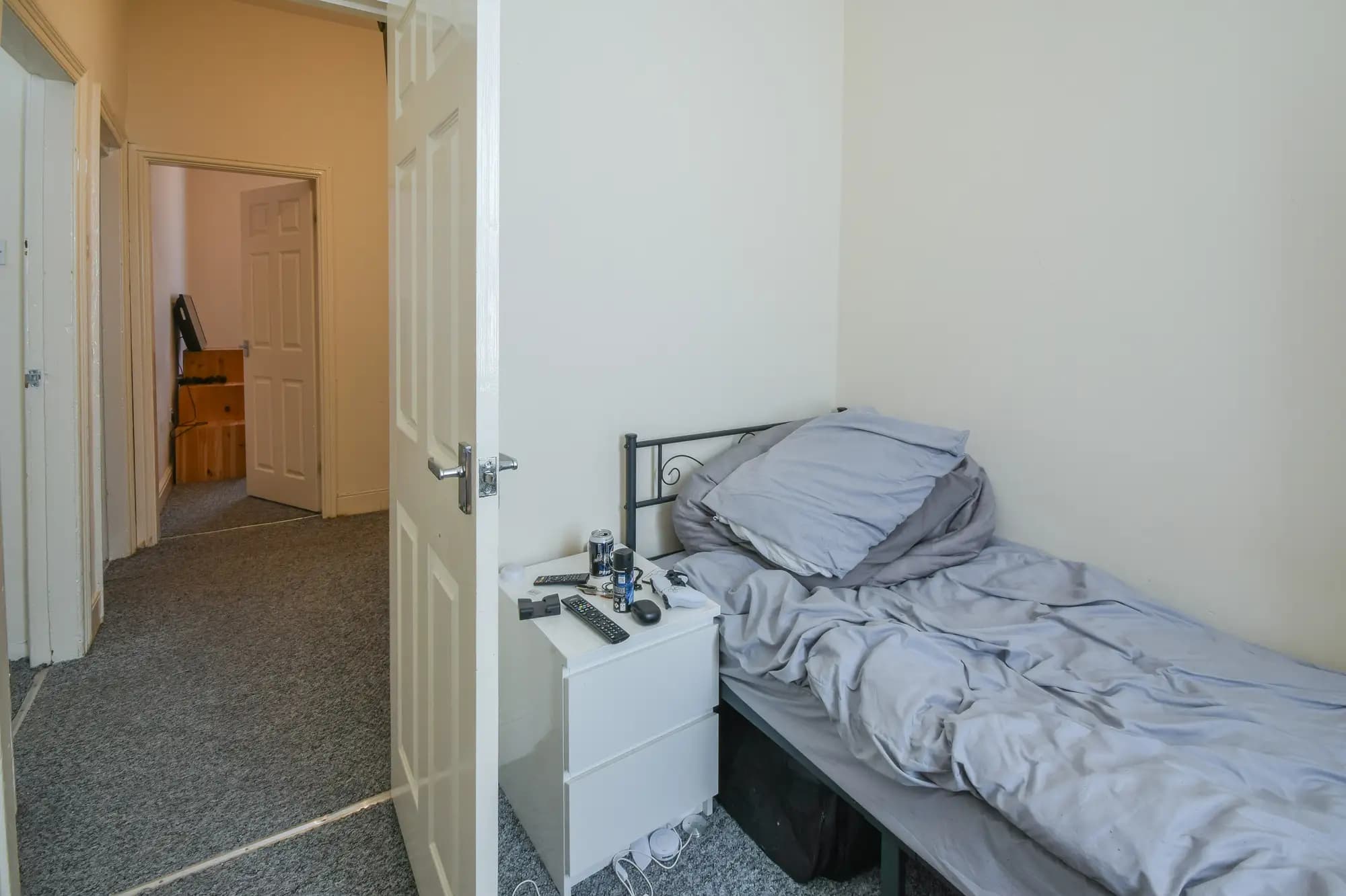 property photo 11 of 17