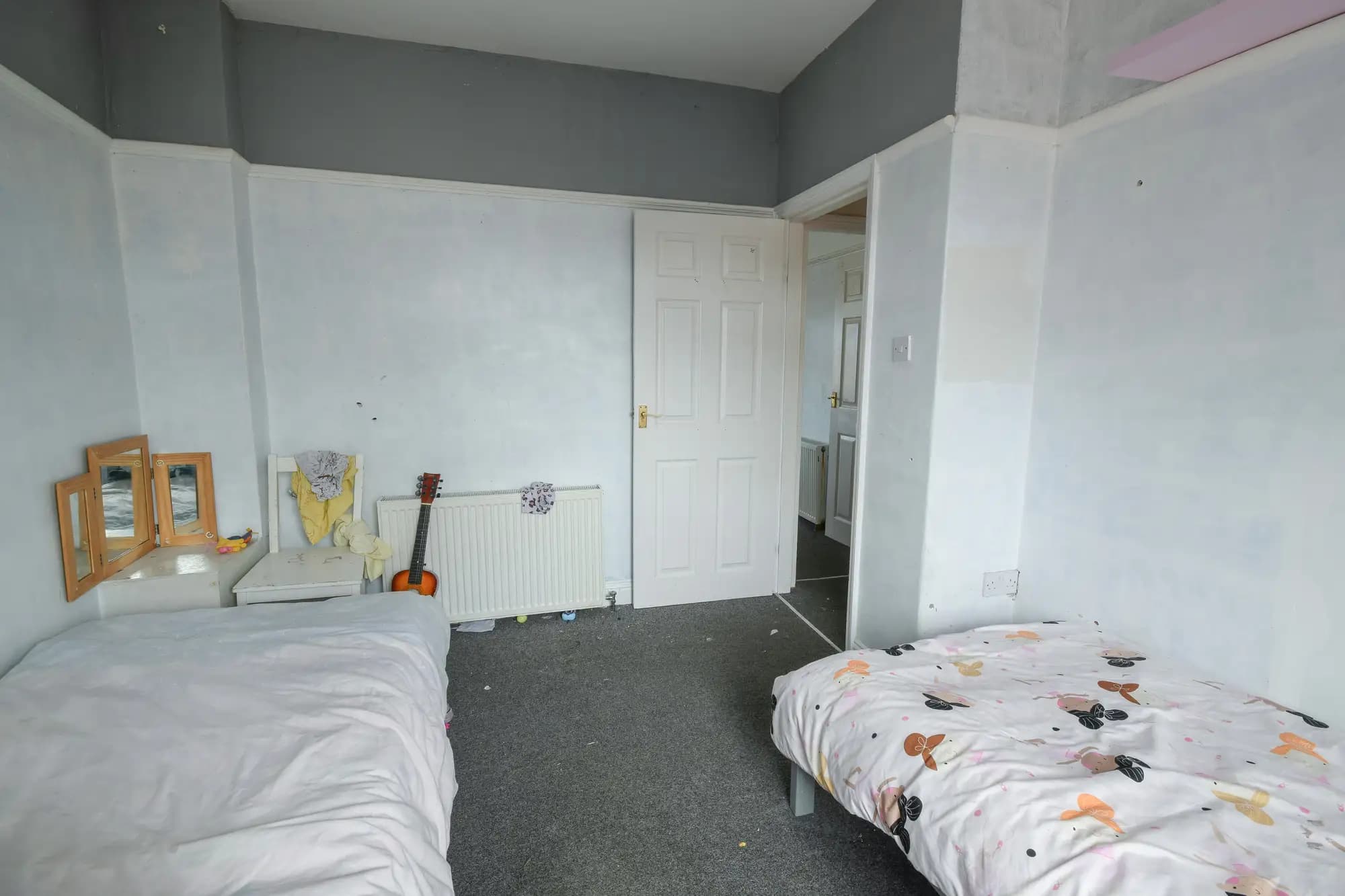 property photo 8 of 18