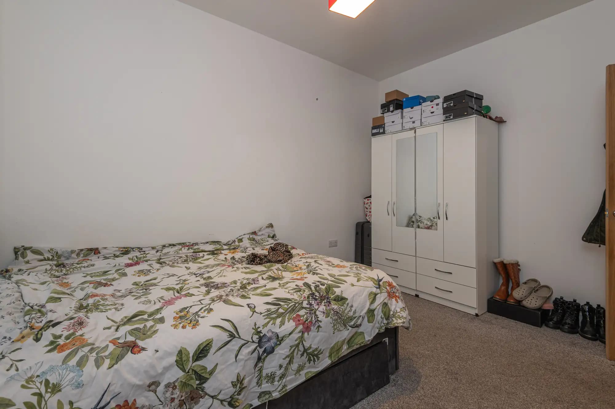 property photo 9 of 19